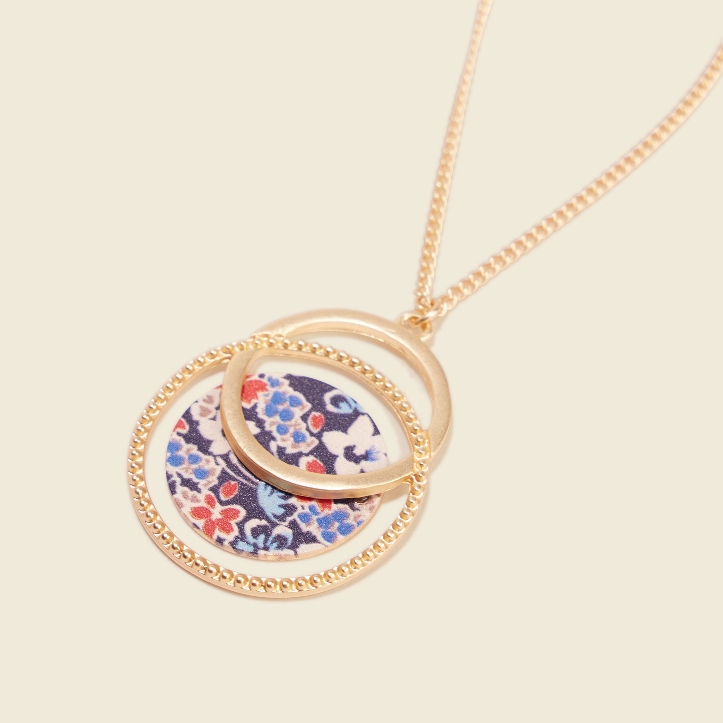 Collier avec pendentif bleu marine femme