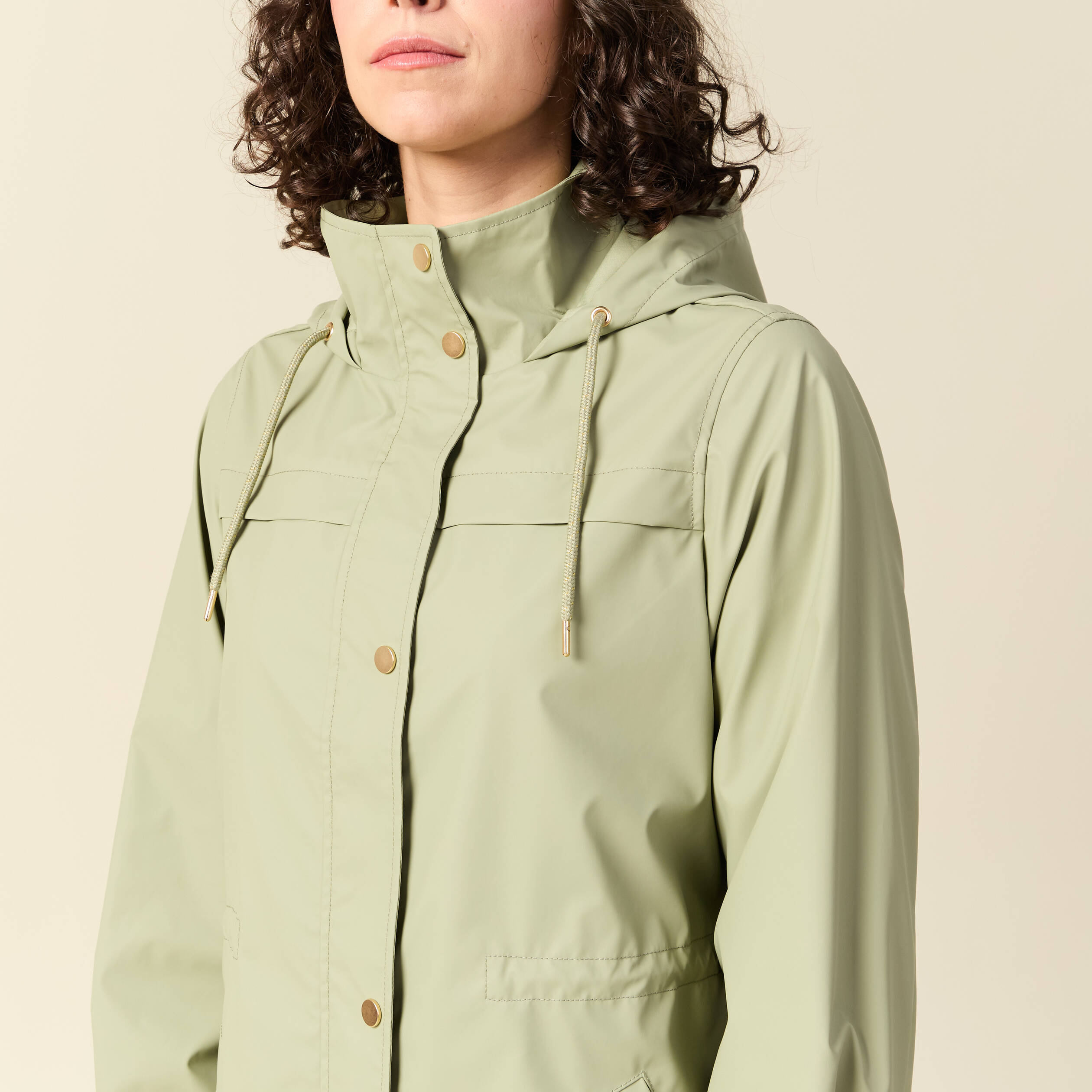 Parka longue droite d&eacute;perlante &agrave; capuche vert kaki femme