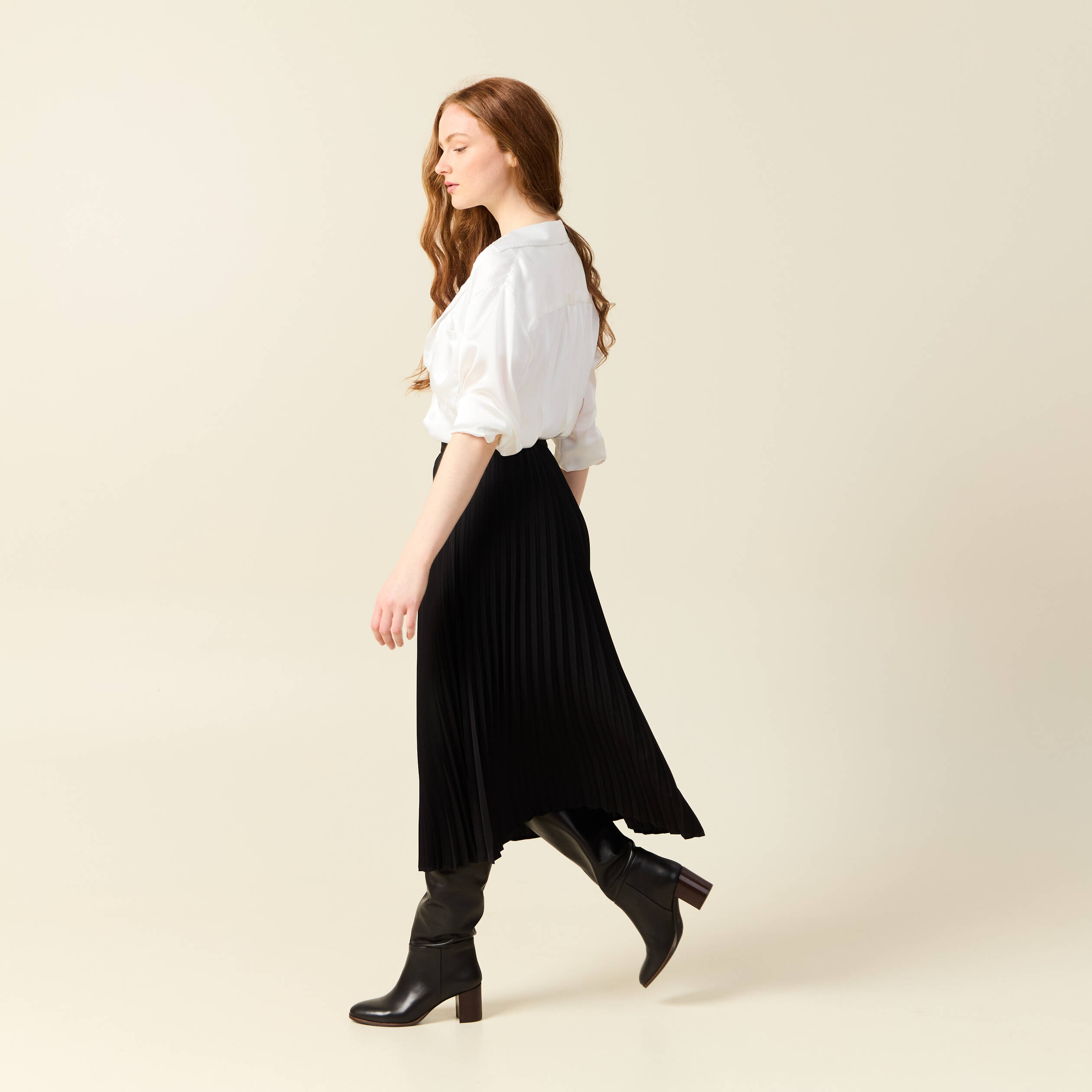jupe longue evasee plissee noir femme Jupe longue évasée plissée noir femme