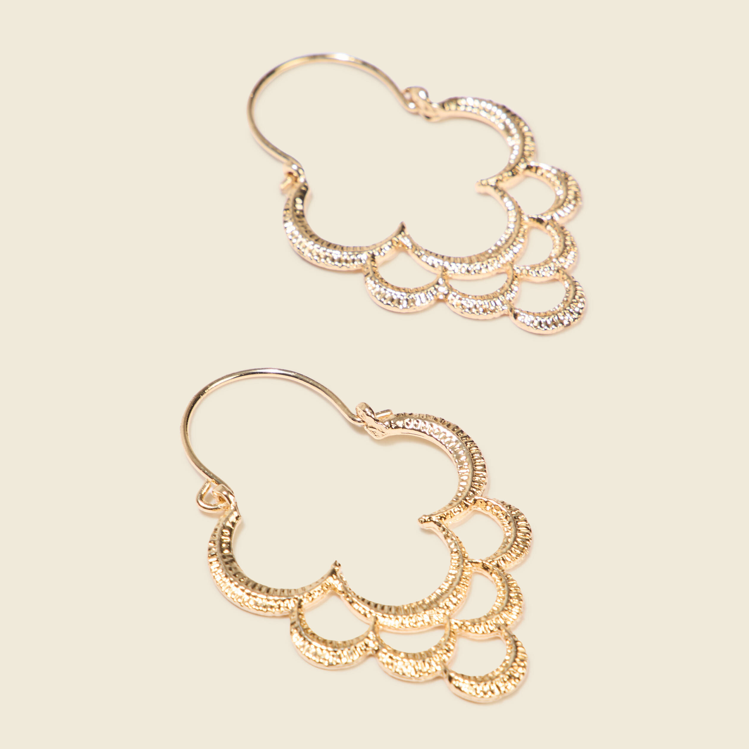 boucles doreilles pendantes couleur or femme Boucles d'oreilles pendantes couleur or femme