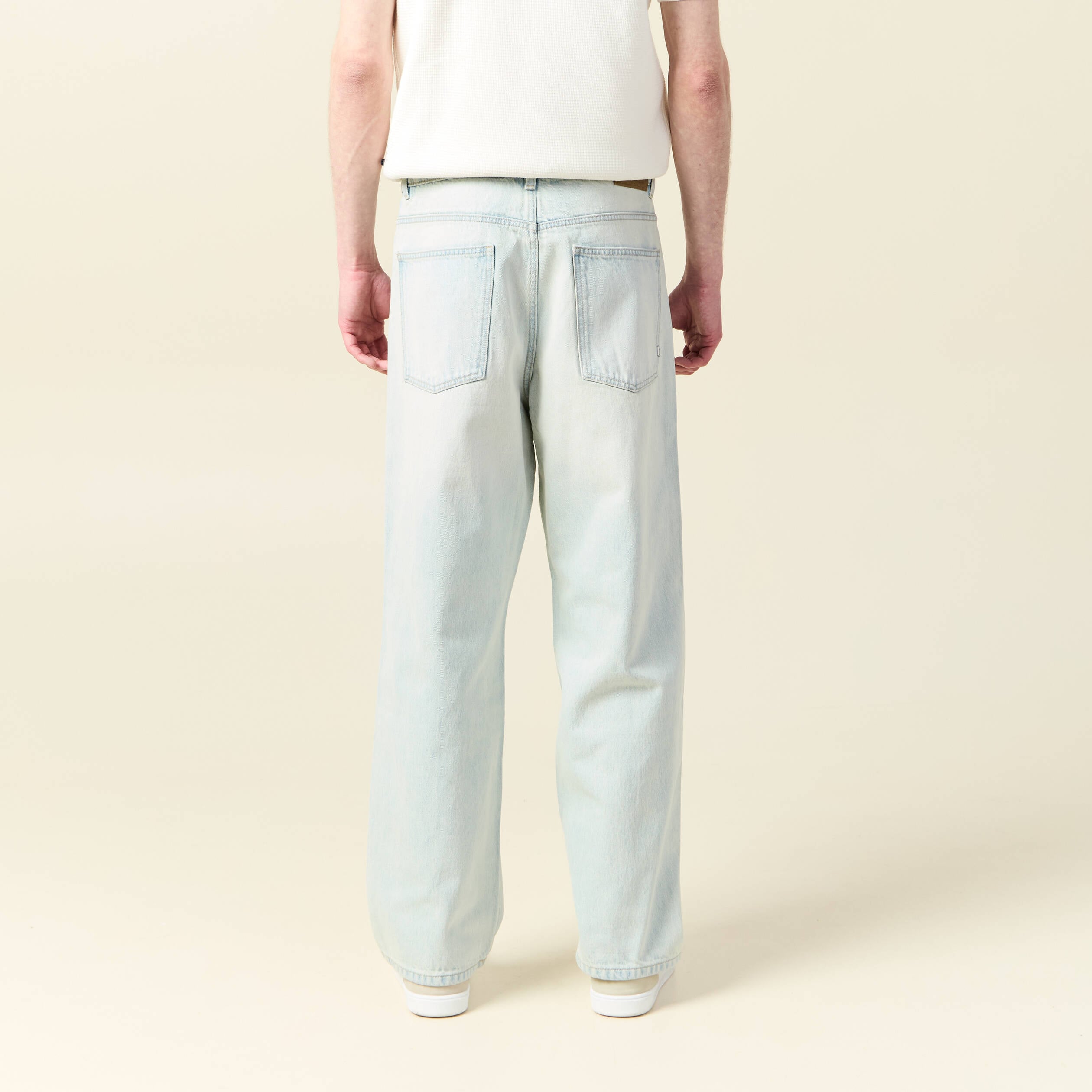 Jeans large 5 poches longueur 32 bleu ciel homme