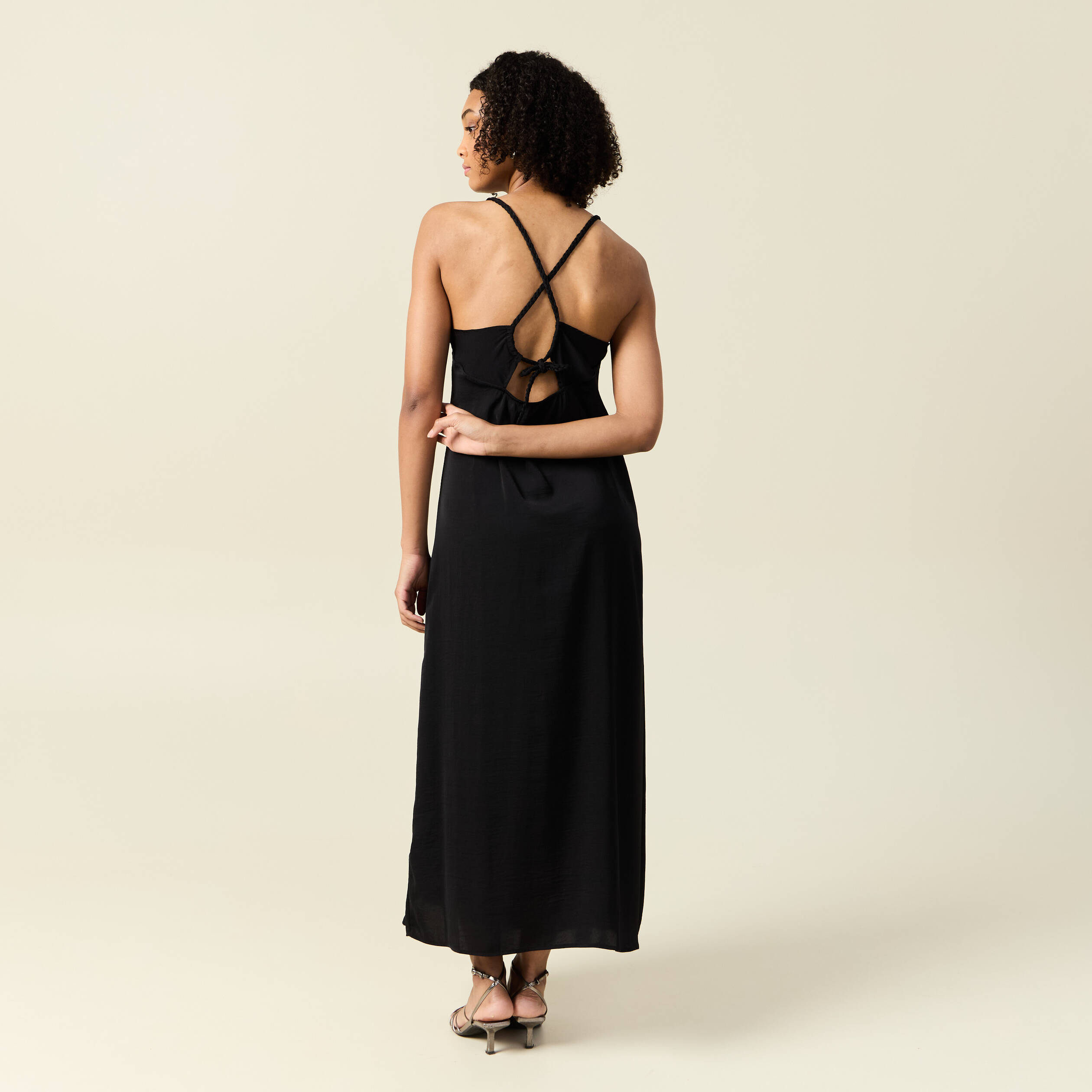 robe midi droite satin noir femme Robe midi droite satin noir femme