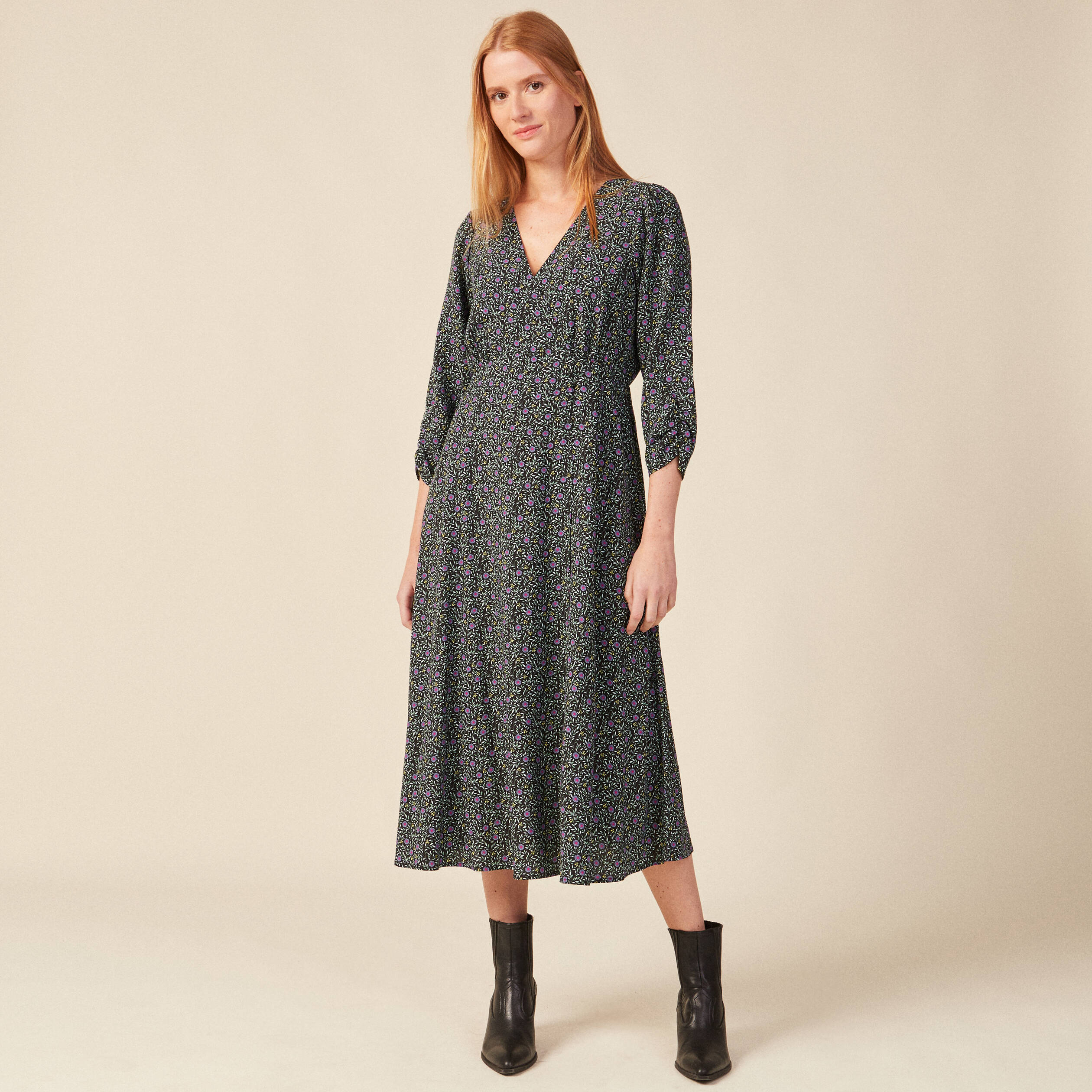 Robe droite 3/4 col v manches fluides noir femme