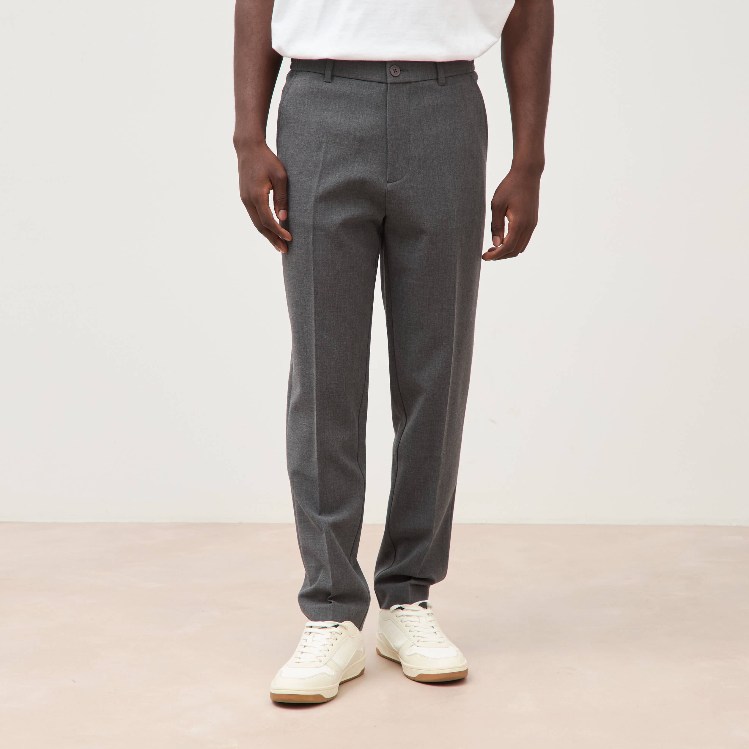 Pantalon droit longueur 32 gris fonc&eacute; homme
