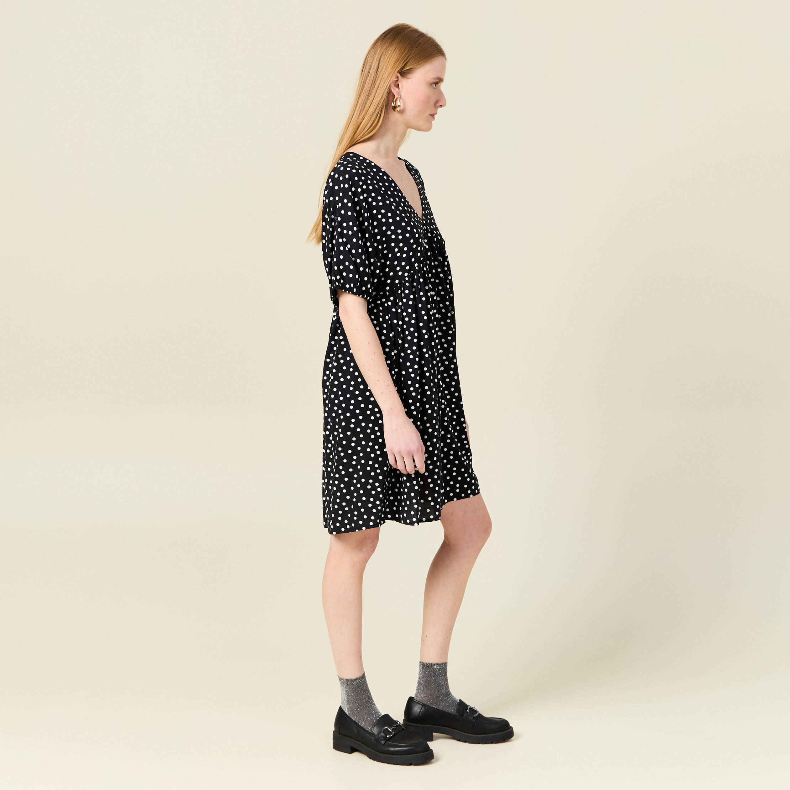 robe evasee fluide col en v noir femme Robe évasée fluide col en V noir femme