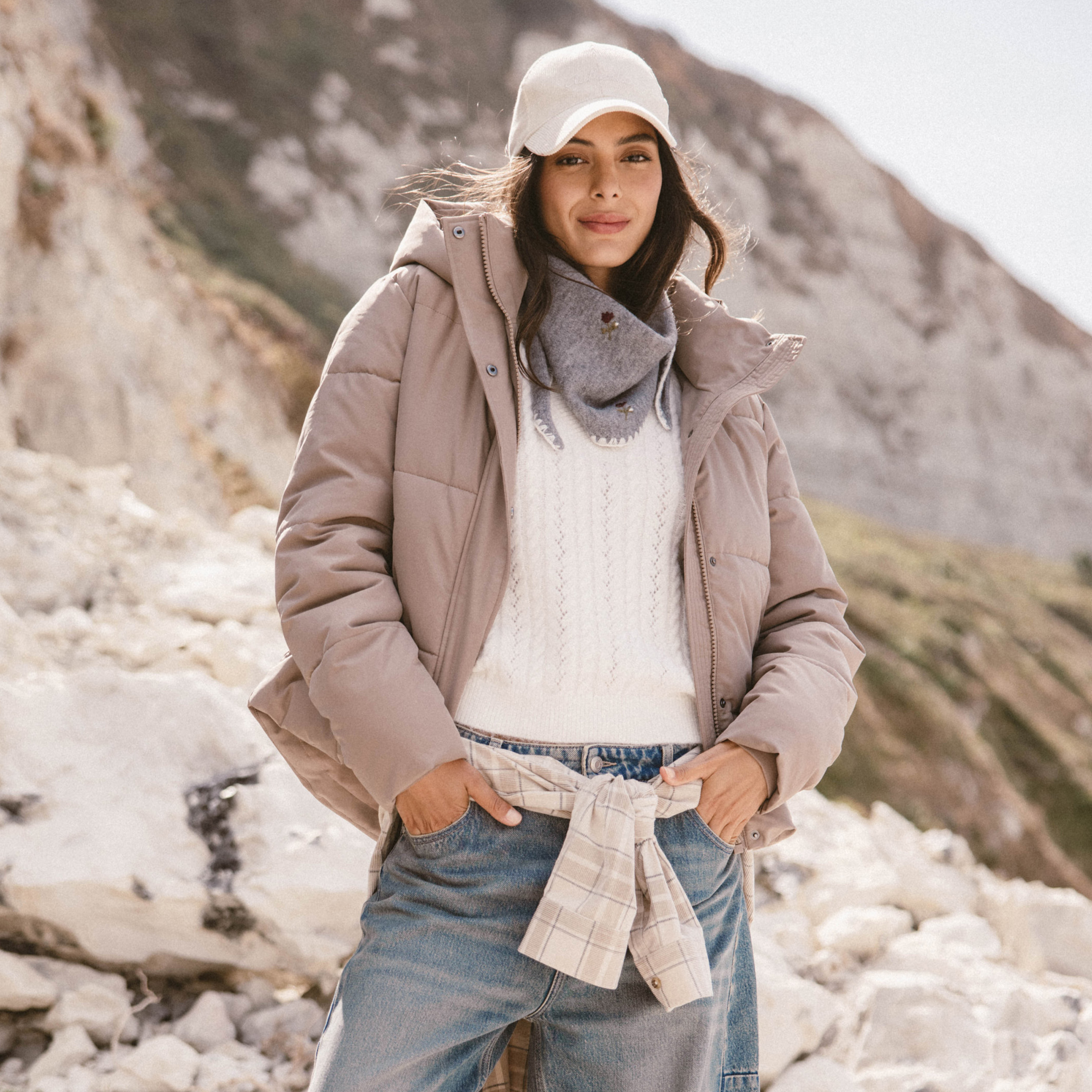 Doudoune &agrave; capuche taupe femme