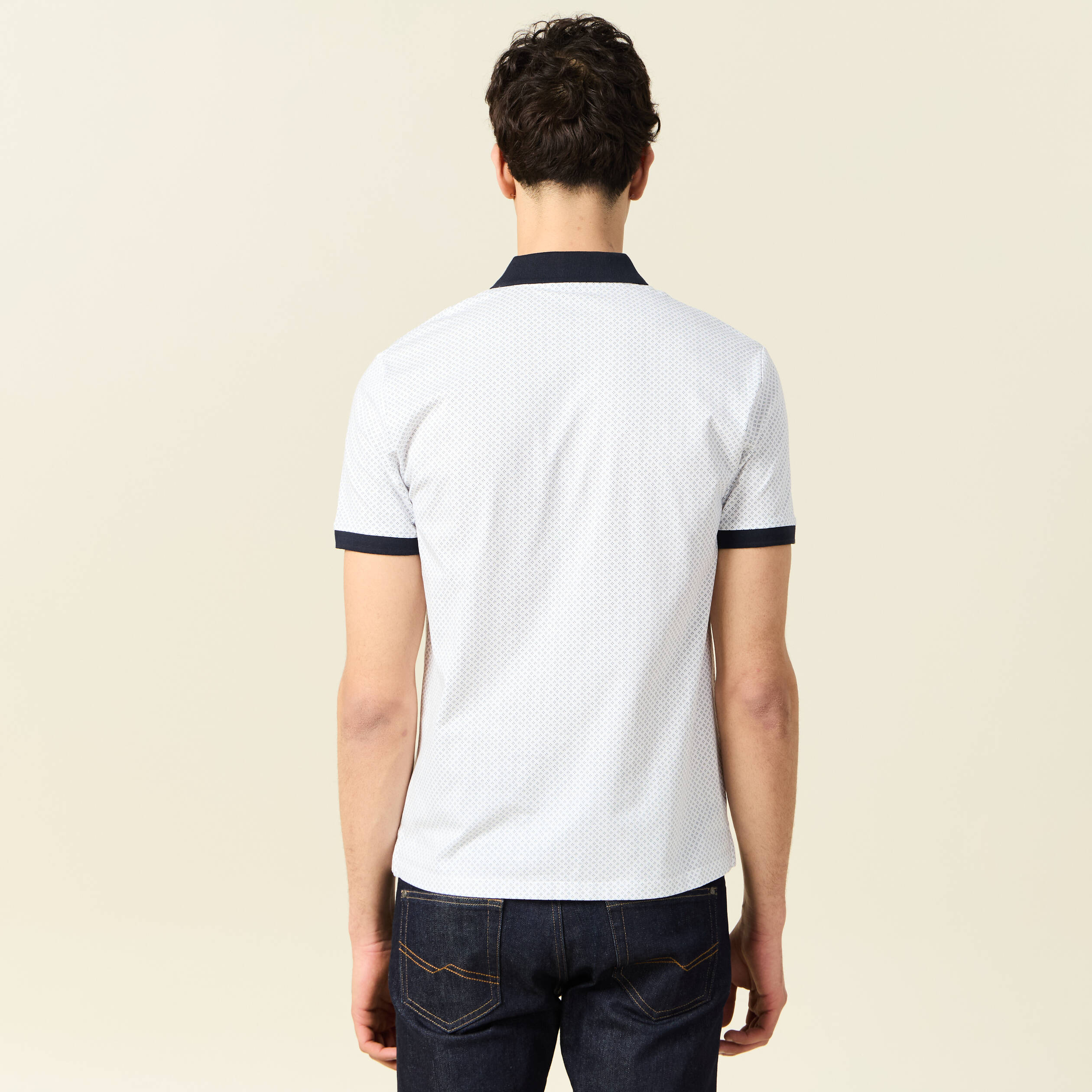 Polo cintr&eacute; en coton manches courtes vert olive homme