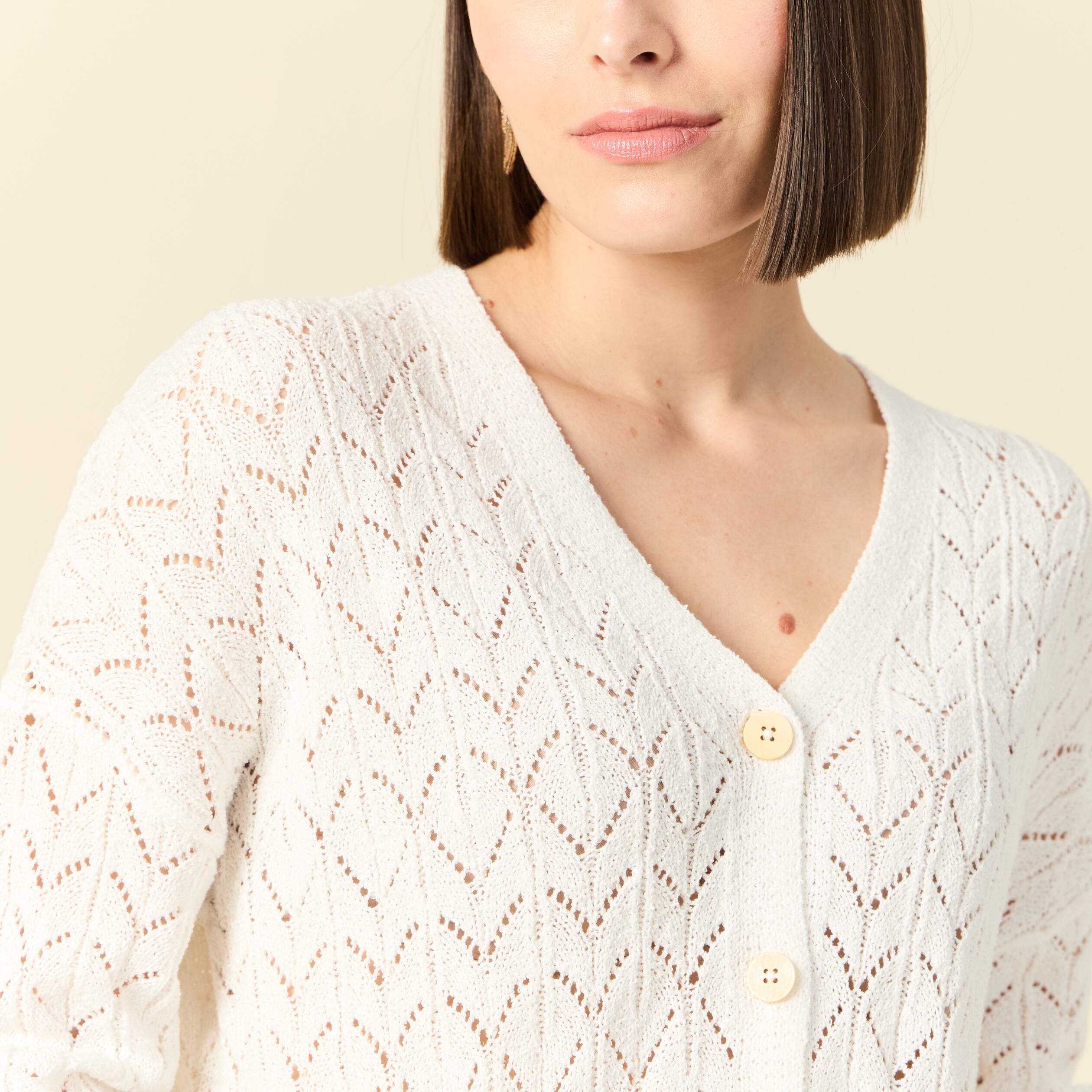 Gilet manches longues ajour&eacute; ecru femme