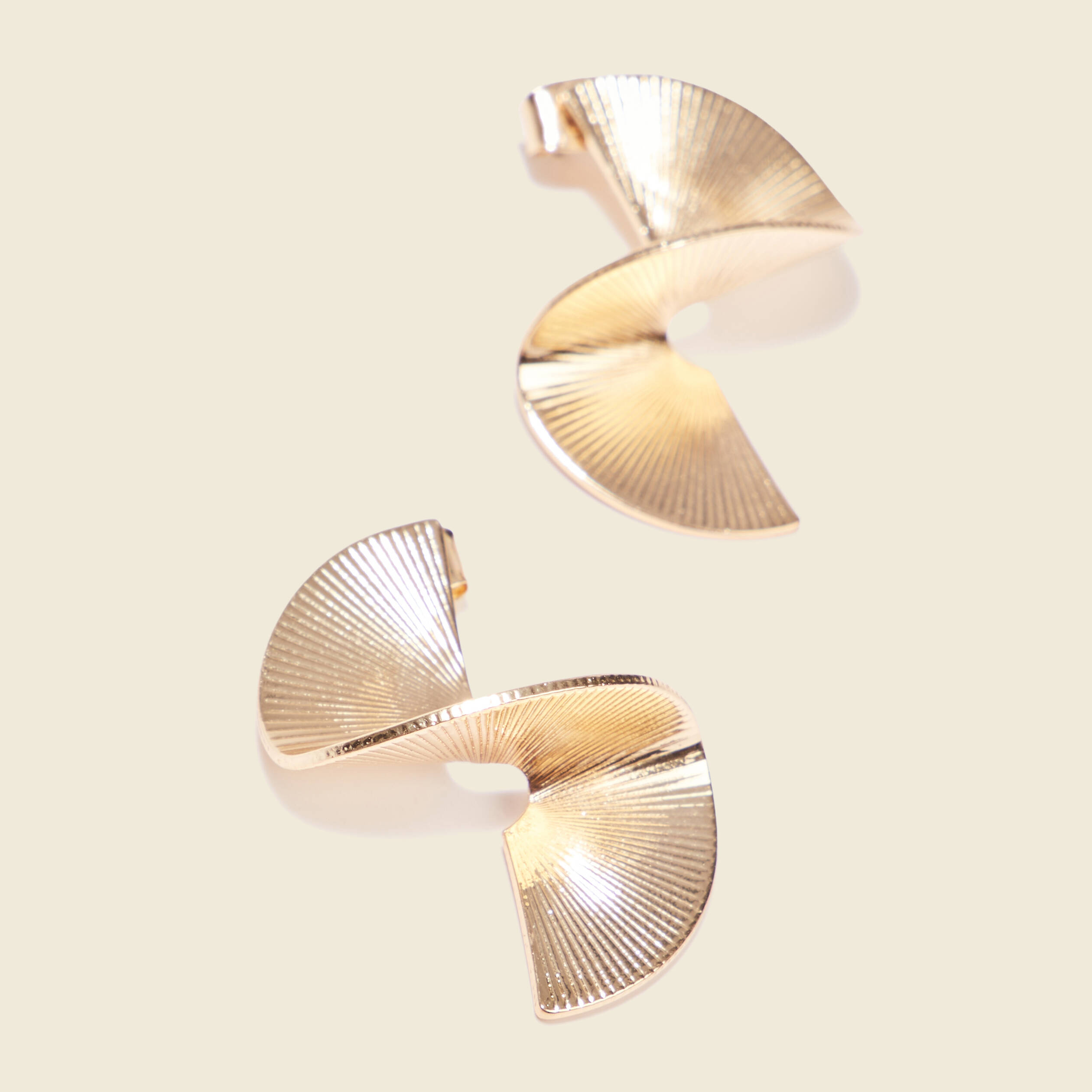 boucles doreilles pendantes couleur or femme Boucles d'oreilles pendantes couleur or femme
