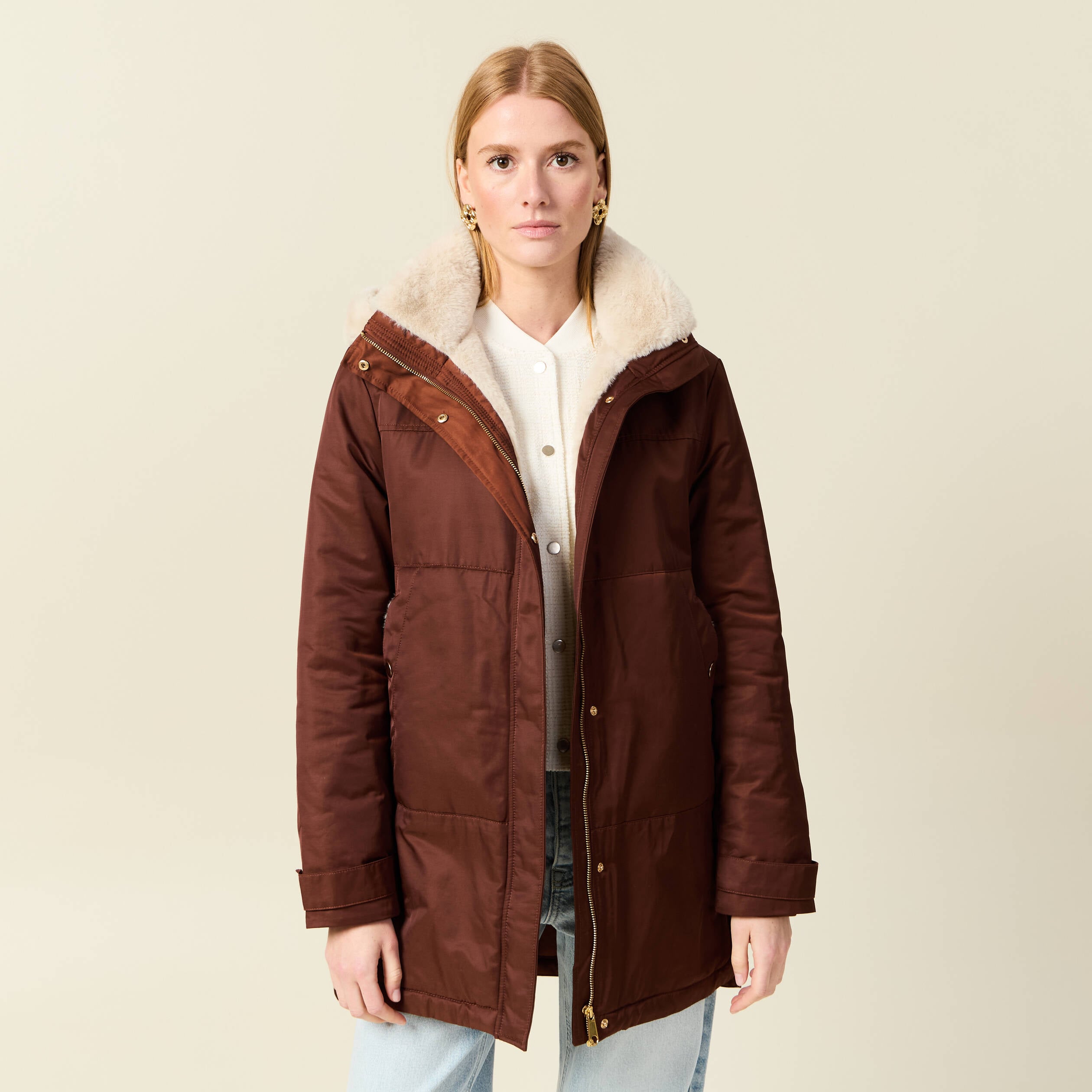 Parka droite &agrave; capuche marron fonc&eacute; femme