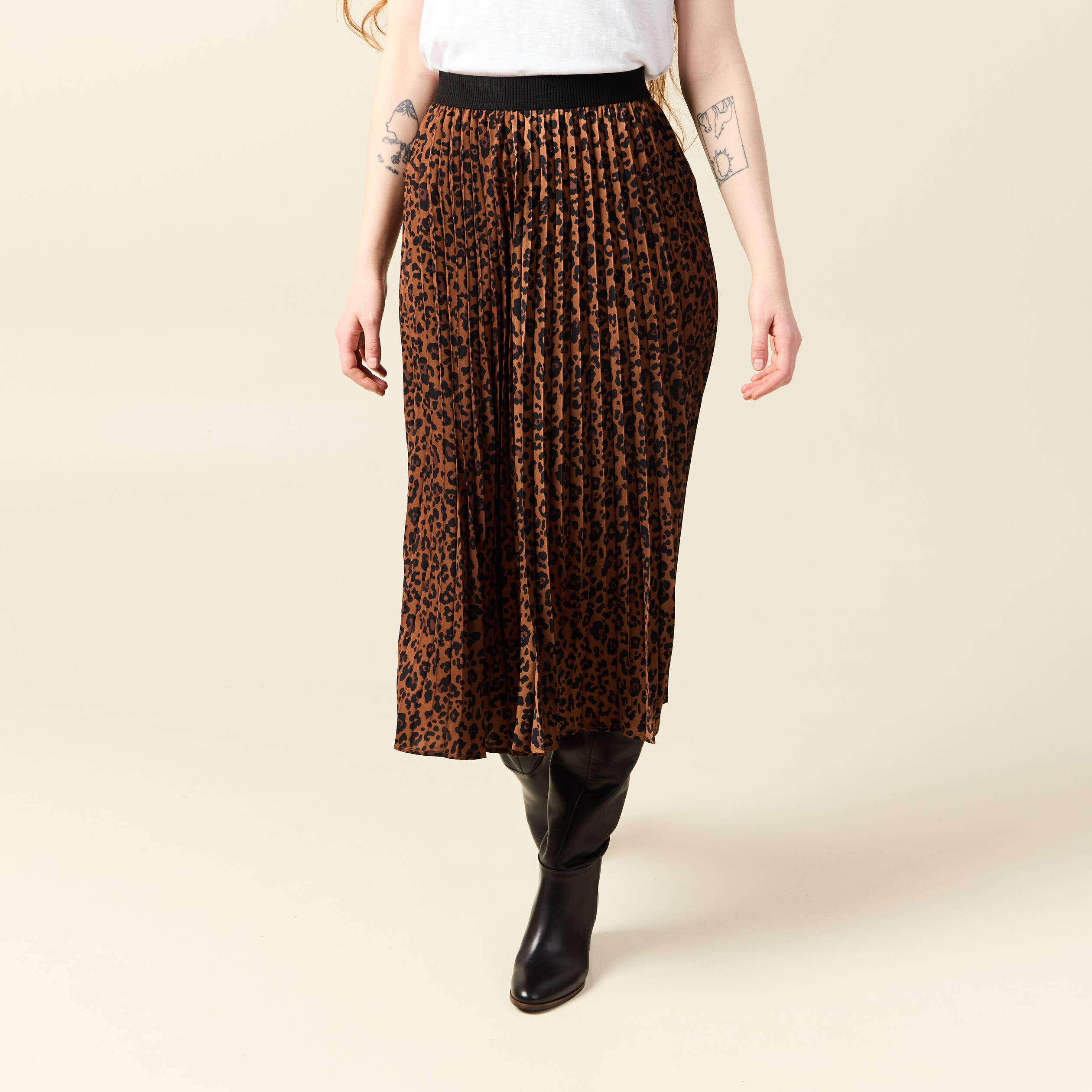 Jupe longue droite plissée marron foncé femme
