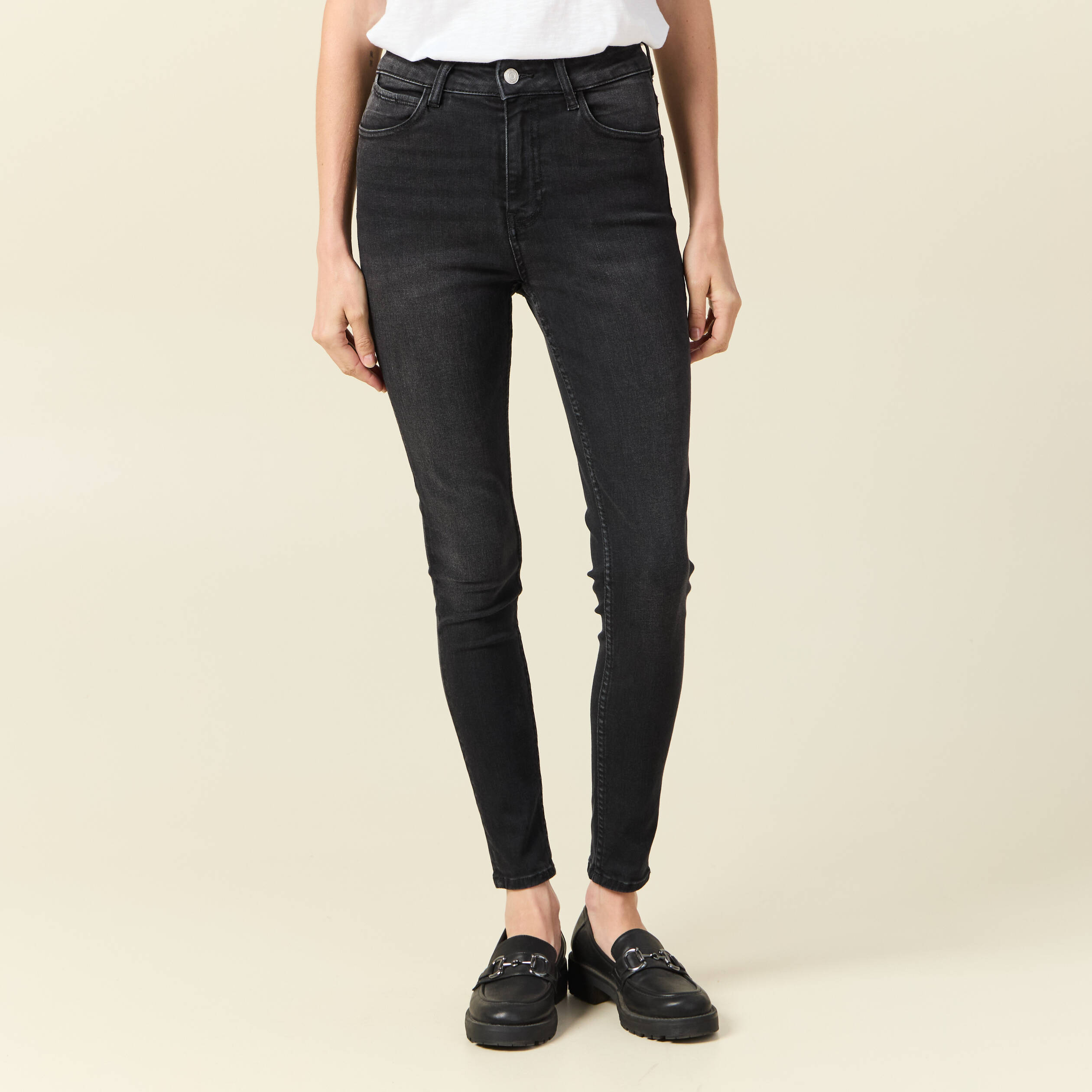 Essentials Jean skinny pour femme, noir, taille 42