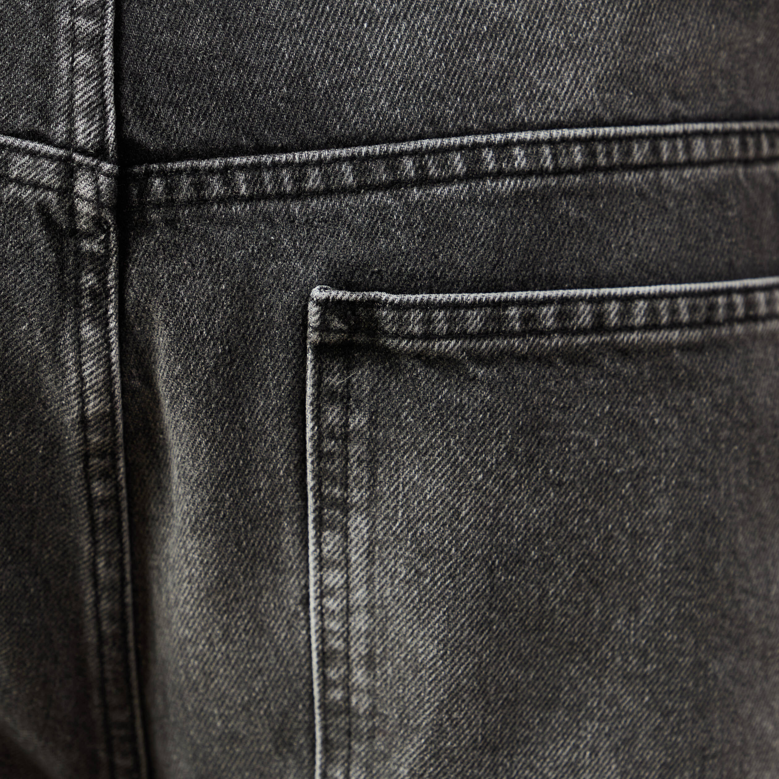 Jeans loose longueur 32 en coton denim noir homme