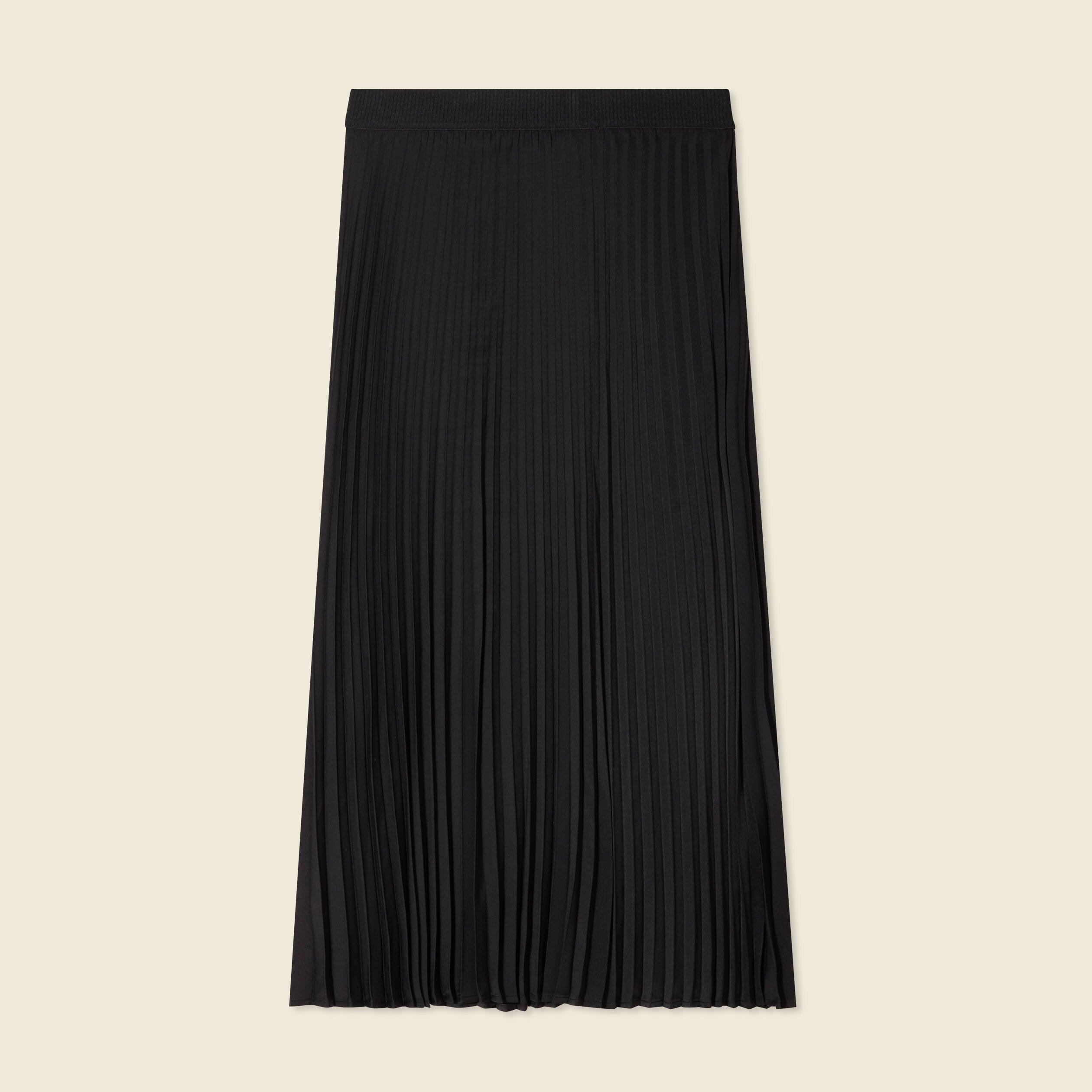 jupe longue evasee plissee noir femme Jupe longue évasée plissée noir femme