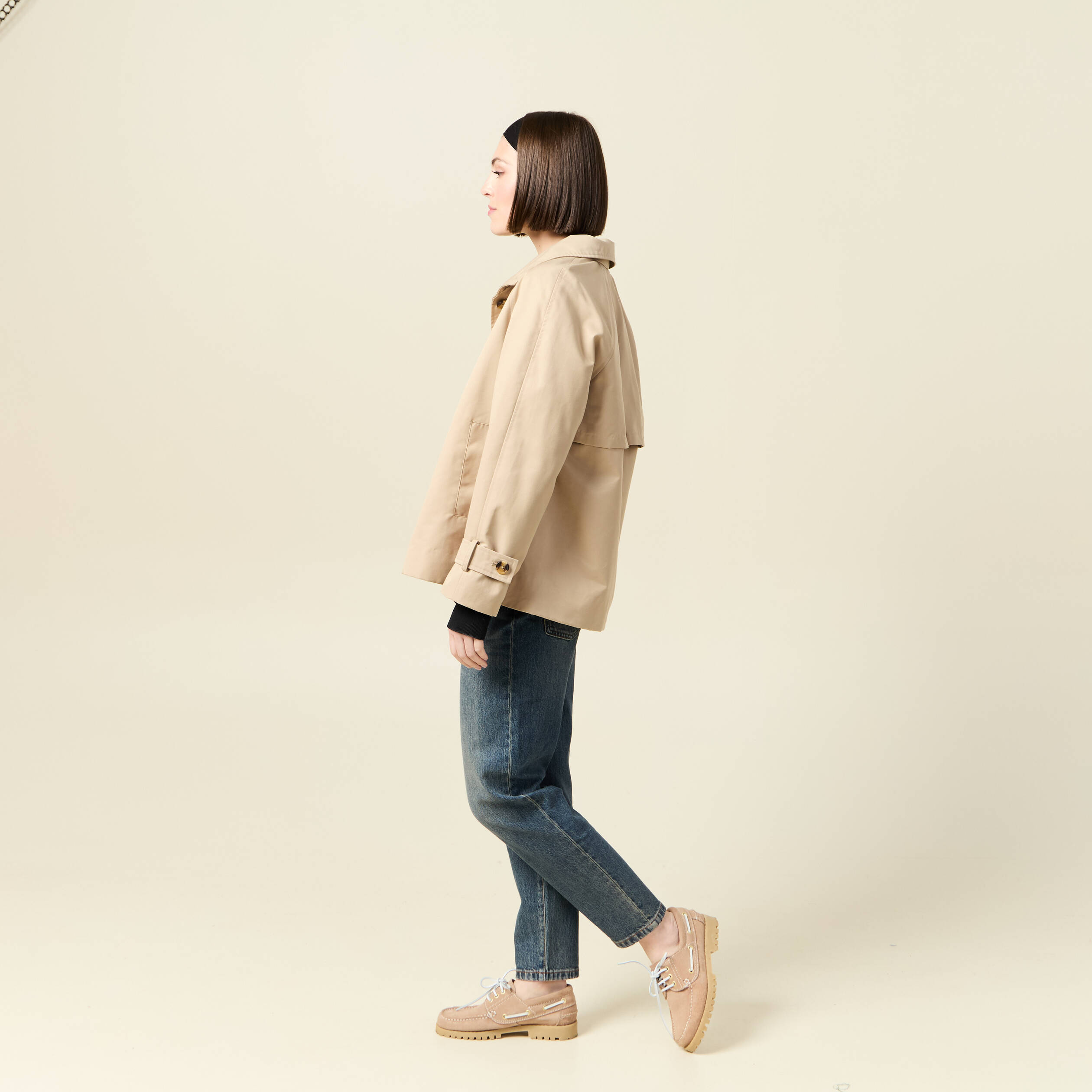 Trench droit court col montant beige femme