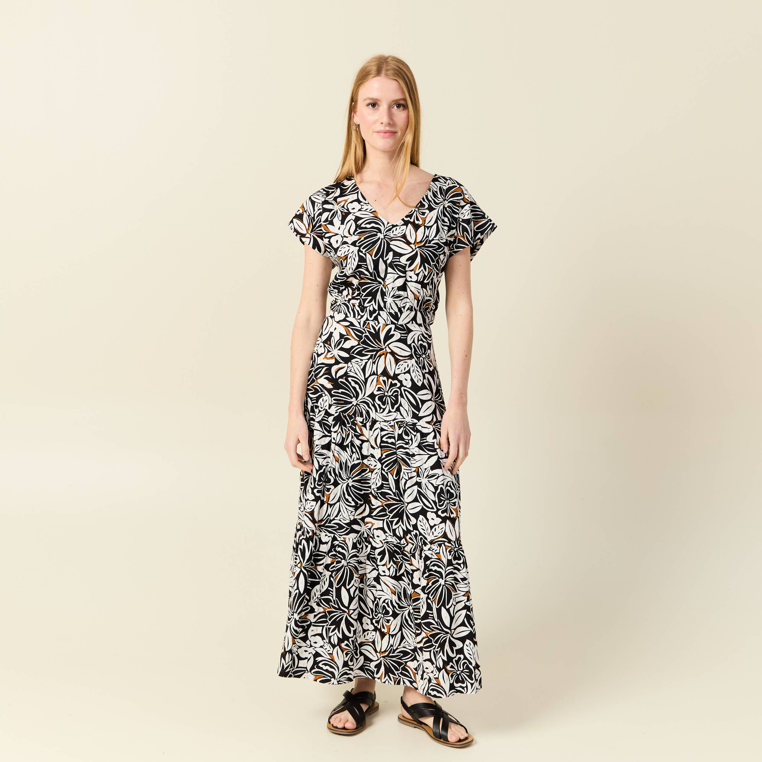 robe longue evasee dos ouvert noir femme Robe longue évasée dos ouvert noir femme