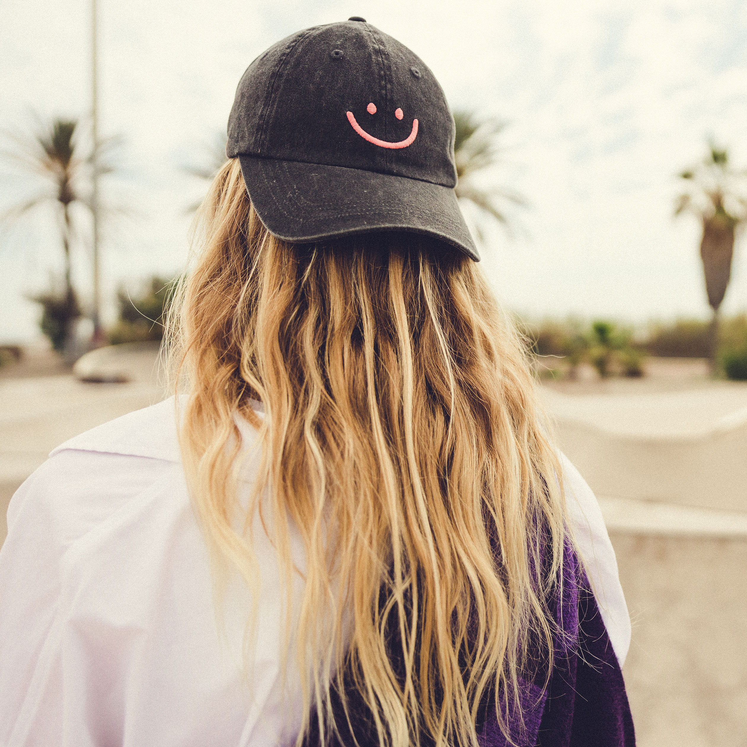 Casquette détails brodés noir femme