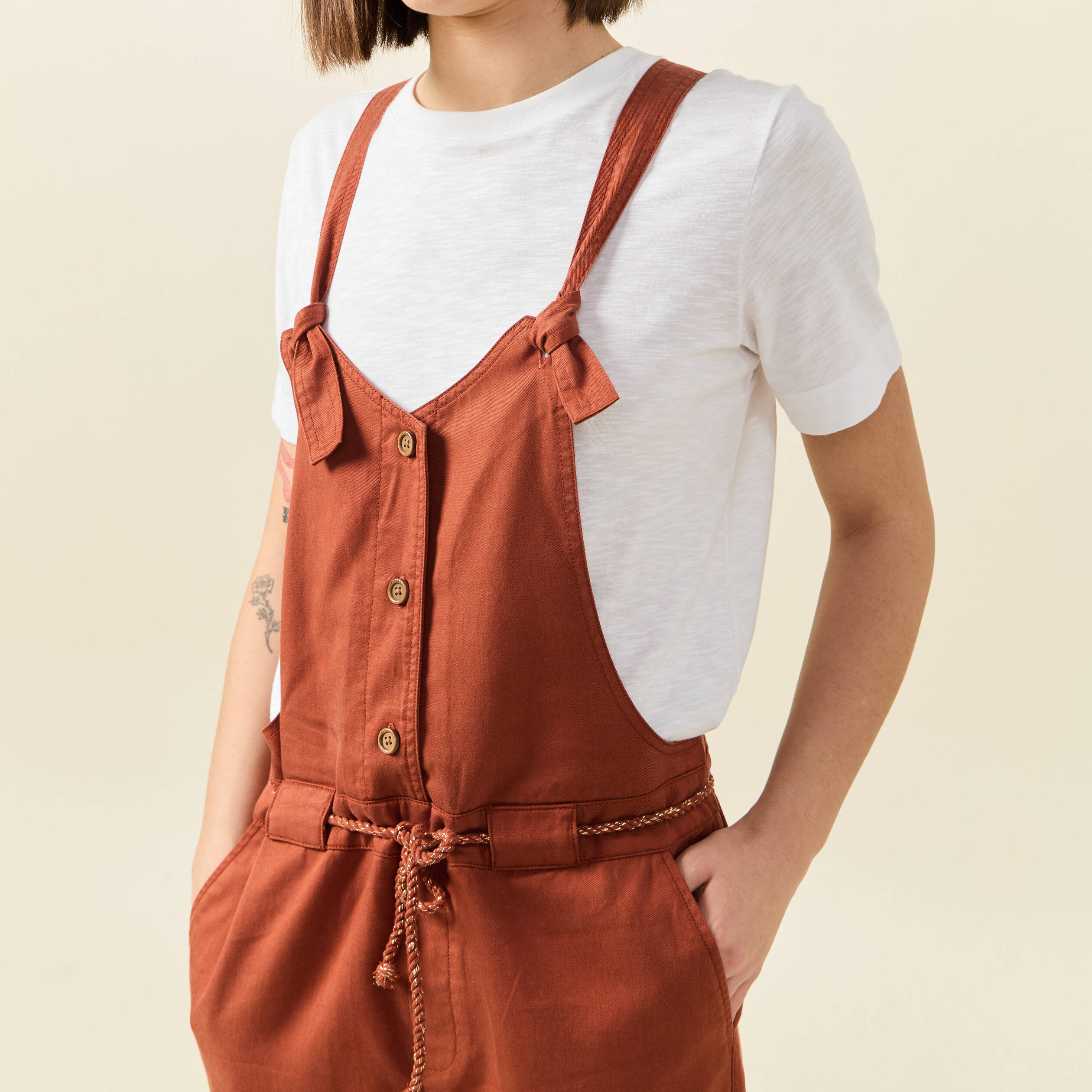 Salopette fluide boutonn&eacute;e rouge fonc&eacute; femme