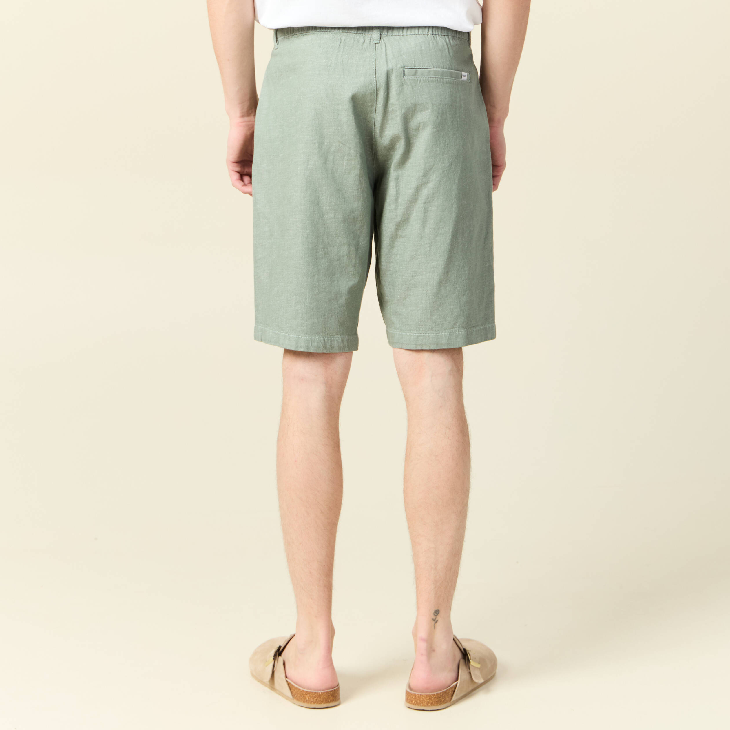Bermuda droit vert olive homme