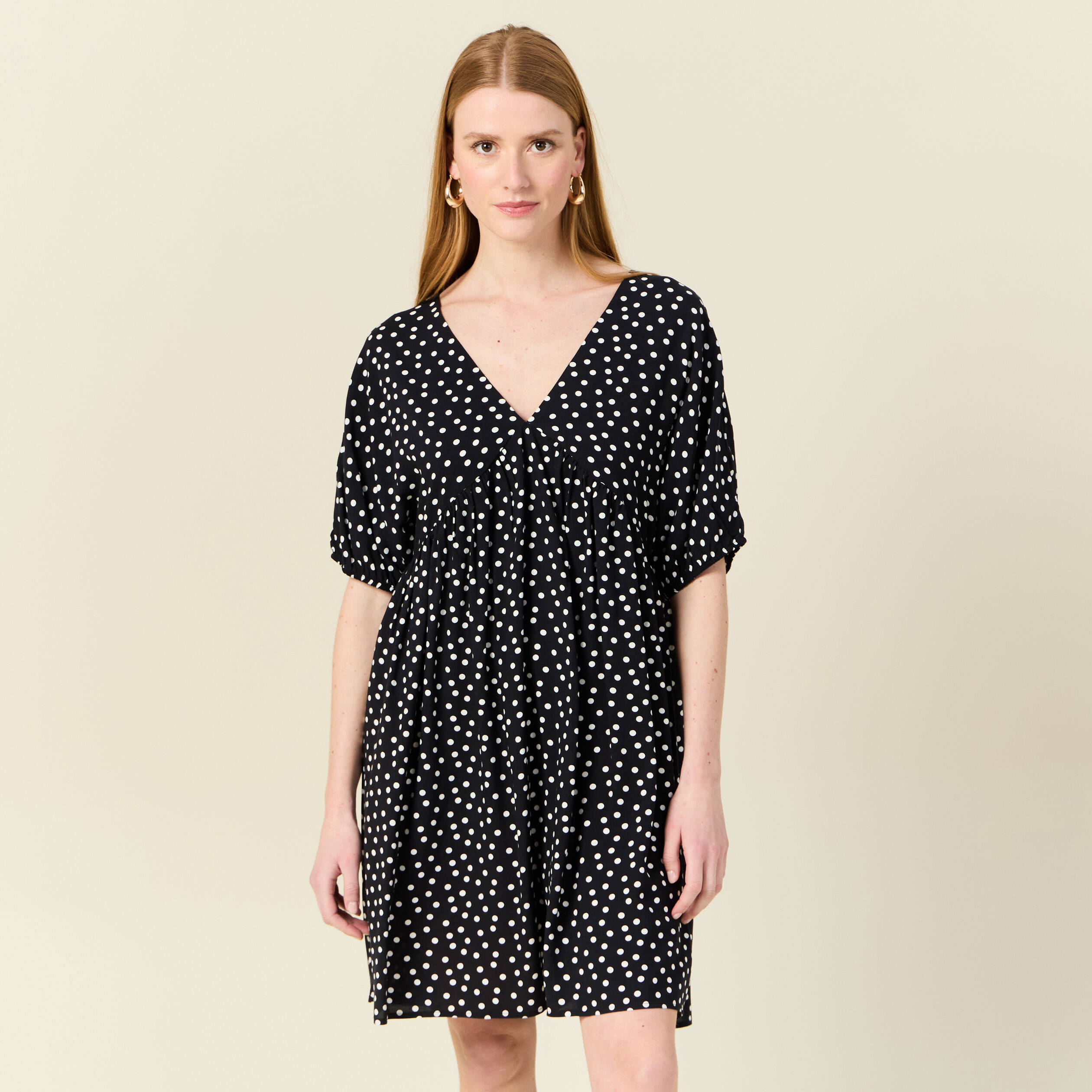 robe evasee fluide col en v noir femme Robe évasée fluide col en V noir femme