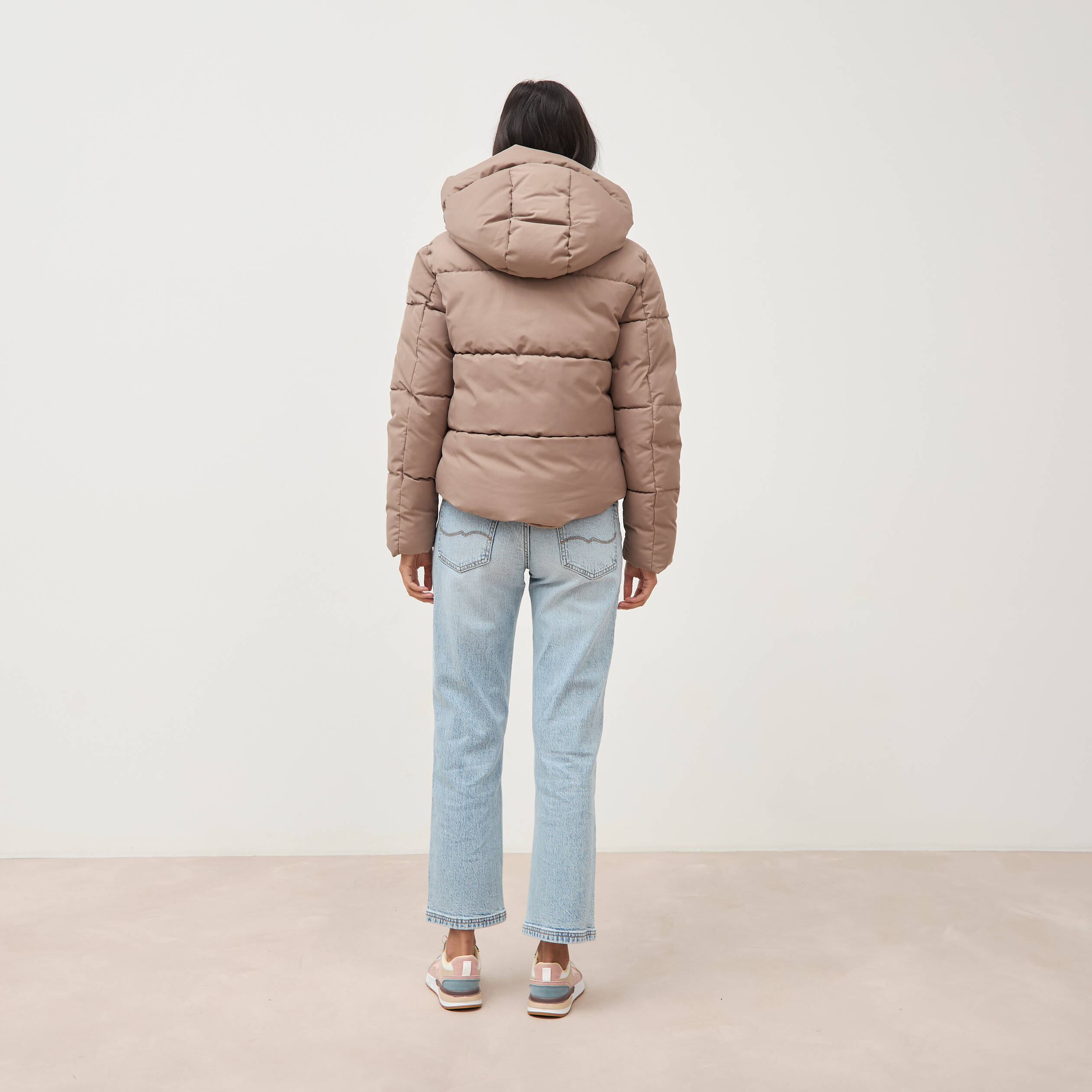 Doudoune &agrave; capuche taupe femme