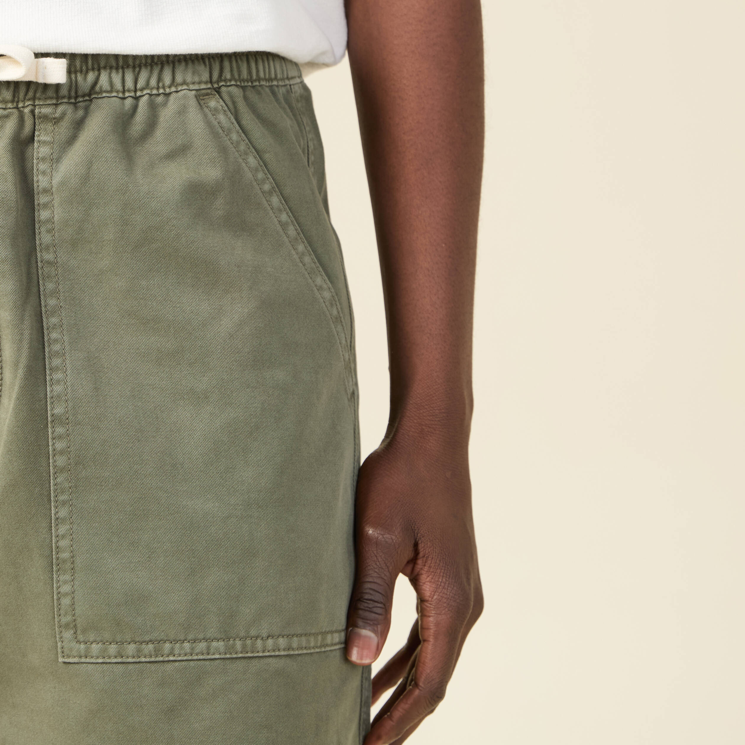 bermuda droit a coulisse vert kaki homme Bermuda droit à coulisse vert kaki homme