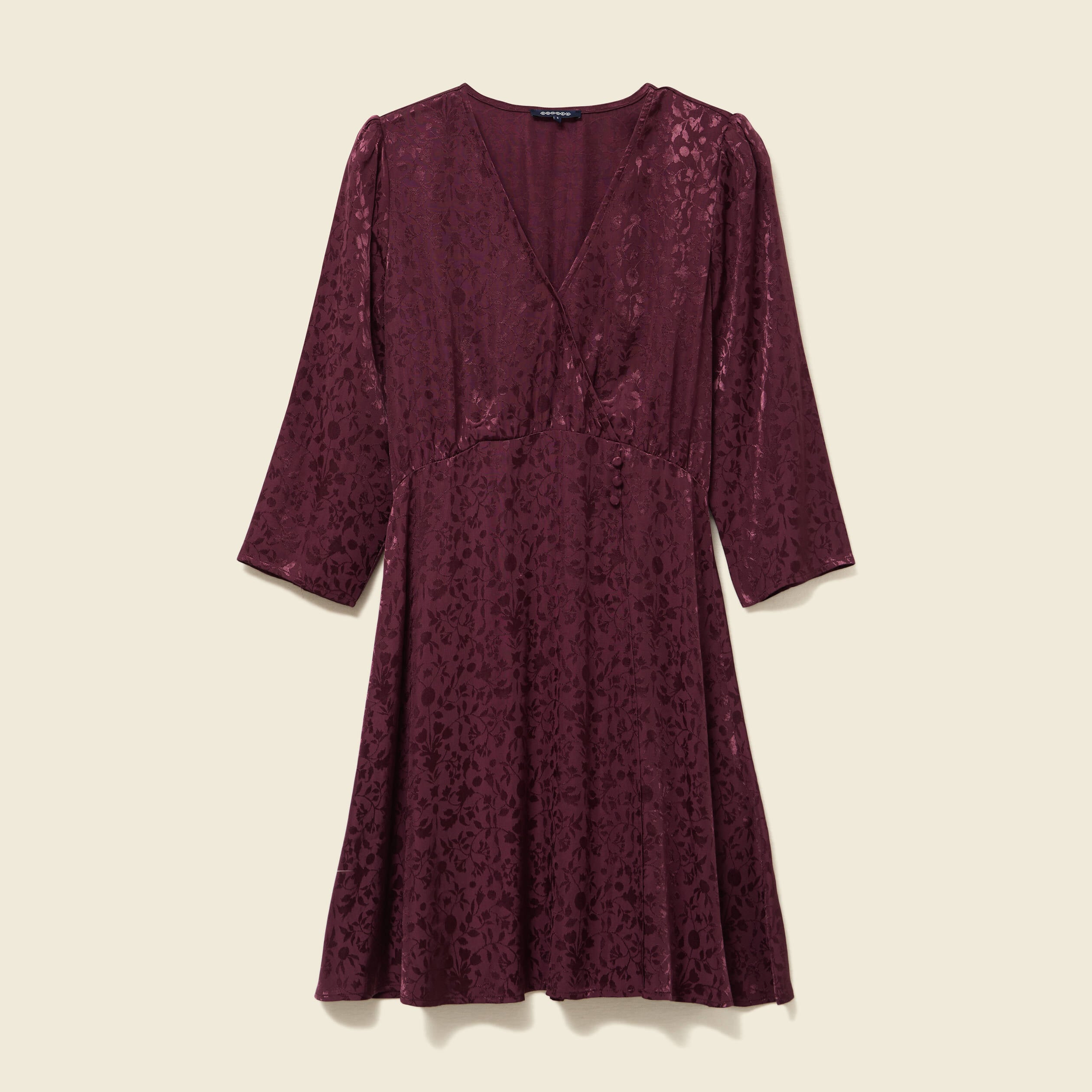 Robe &eacute;vas&eacute;e satin prune femme