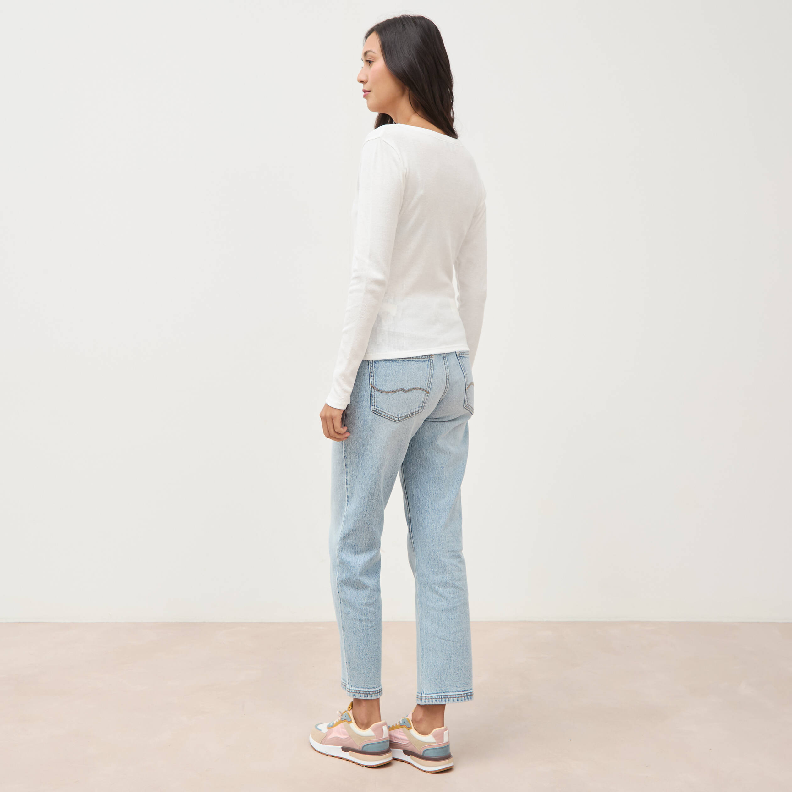 T-shirt cintr&eacute; manches longues ecru femme