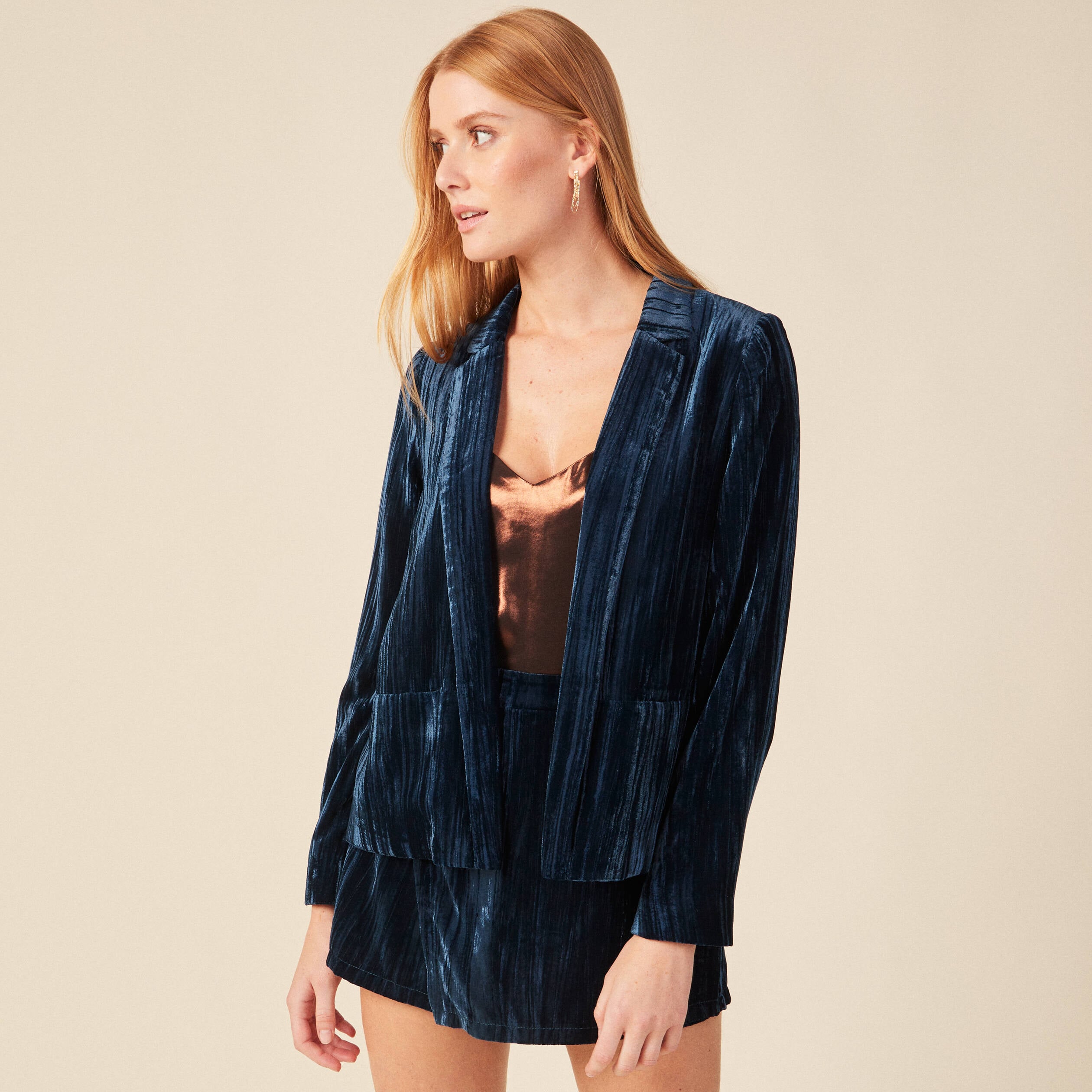 Tailleur droit court manches longues bleu canard femme