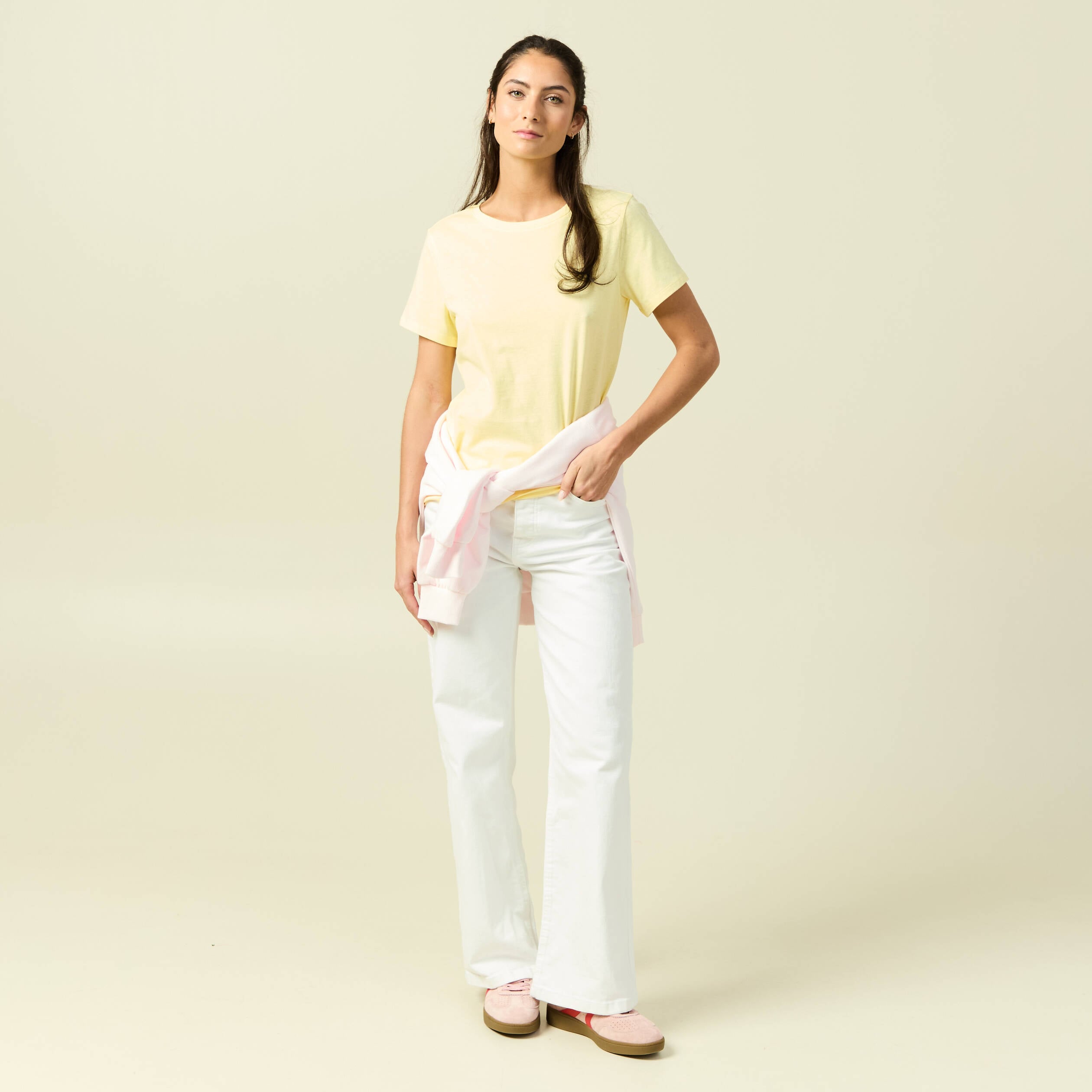 T-shirt cintr&eacute; col rond manches courtes jaune pastel femme