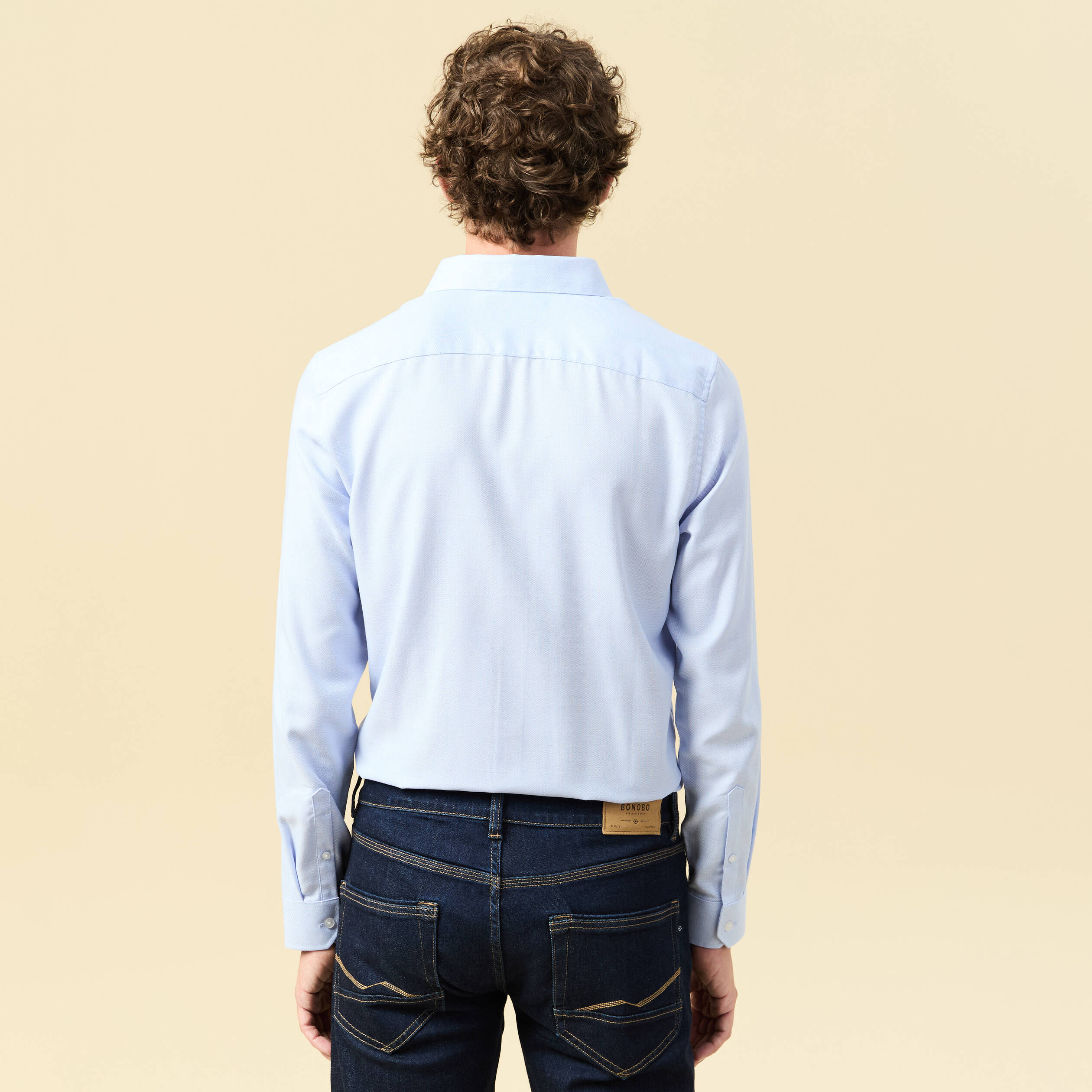 Chemise cintr&eacute;e manches longues bleu ciel homme