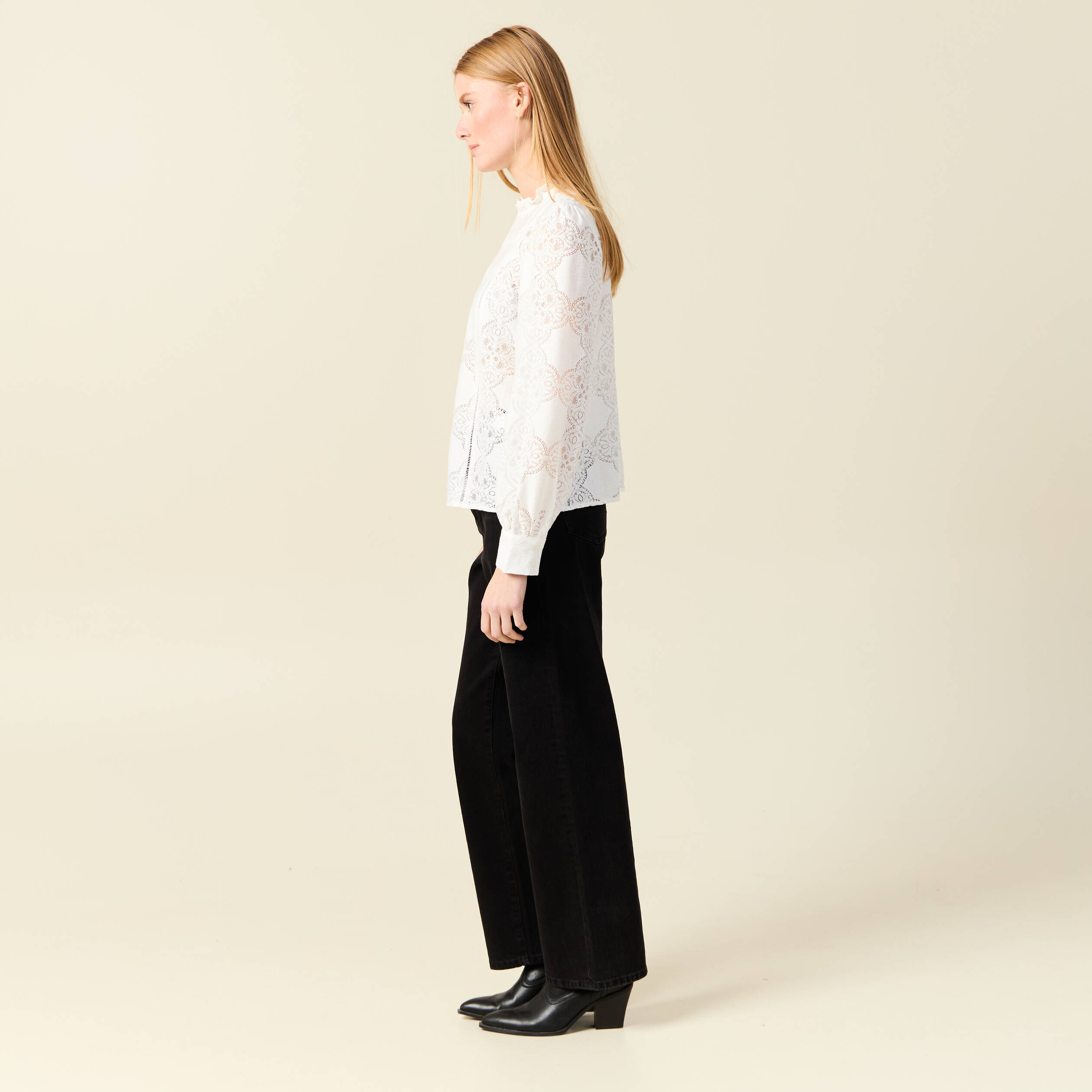 blouse cintree dentelle manches longues ecru femme Blouse cintrée dentelle manches longues ecru femme