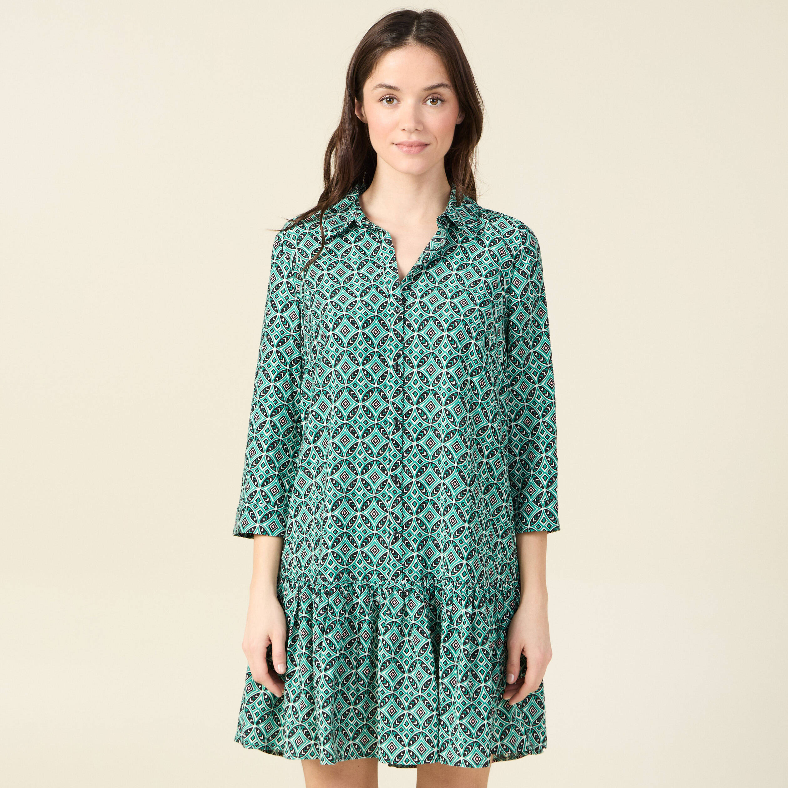 Robe courte &eacute;vas&eacute;e manches longues vert femme