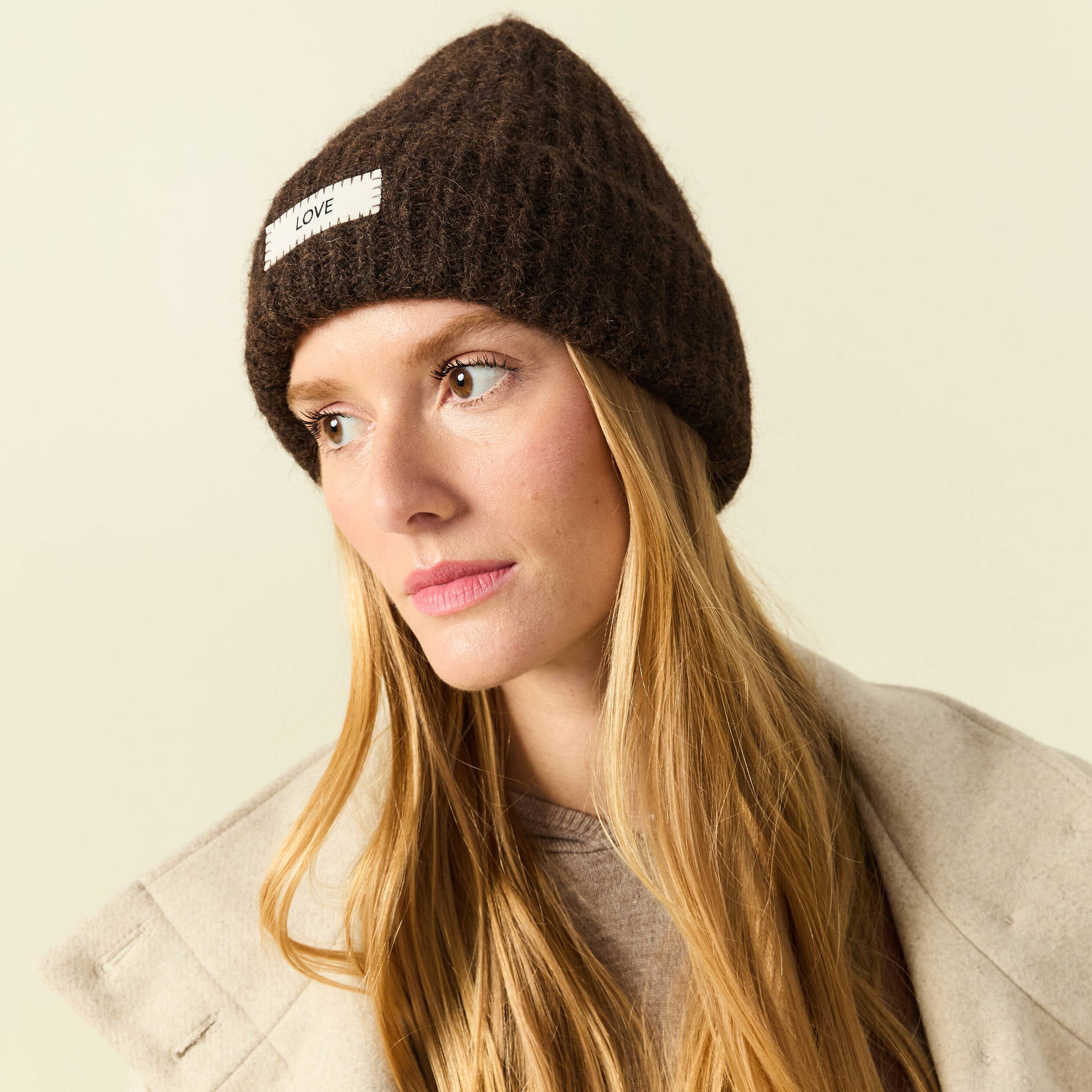 Bonnet marron fonc&eacute; femme