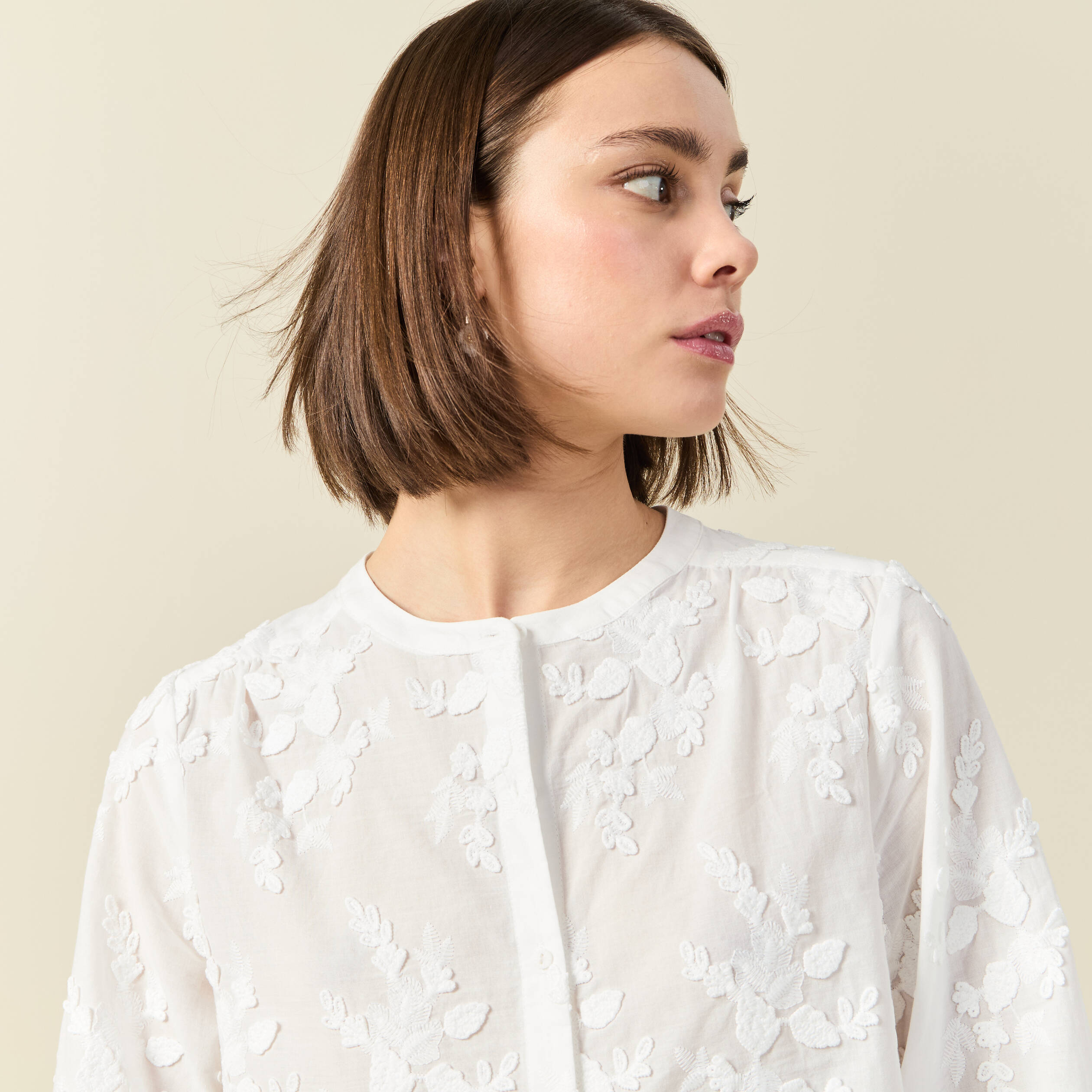 Chemise manches 3/4 brod&eacute;e ecru femme