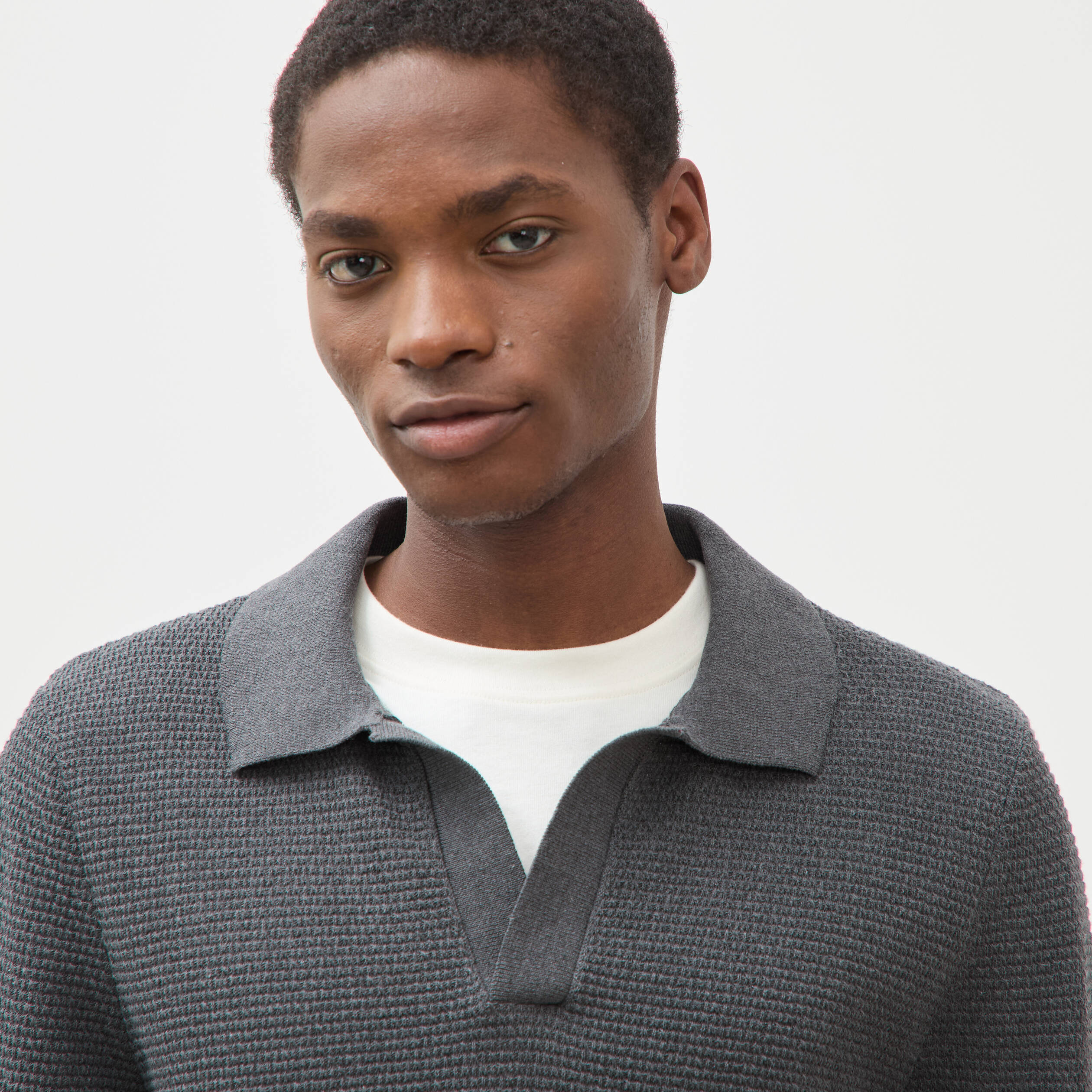 Pull manches longues gris fonc&eacute; homme