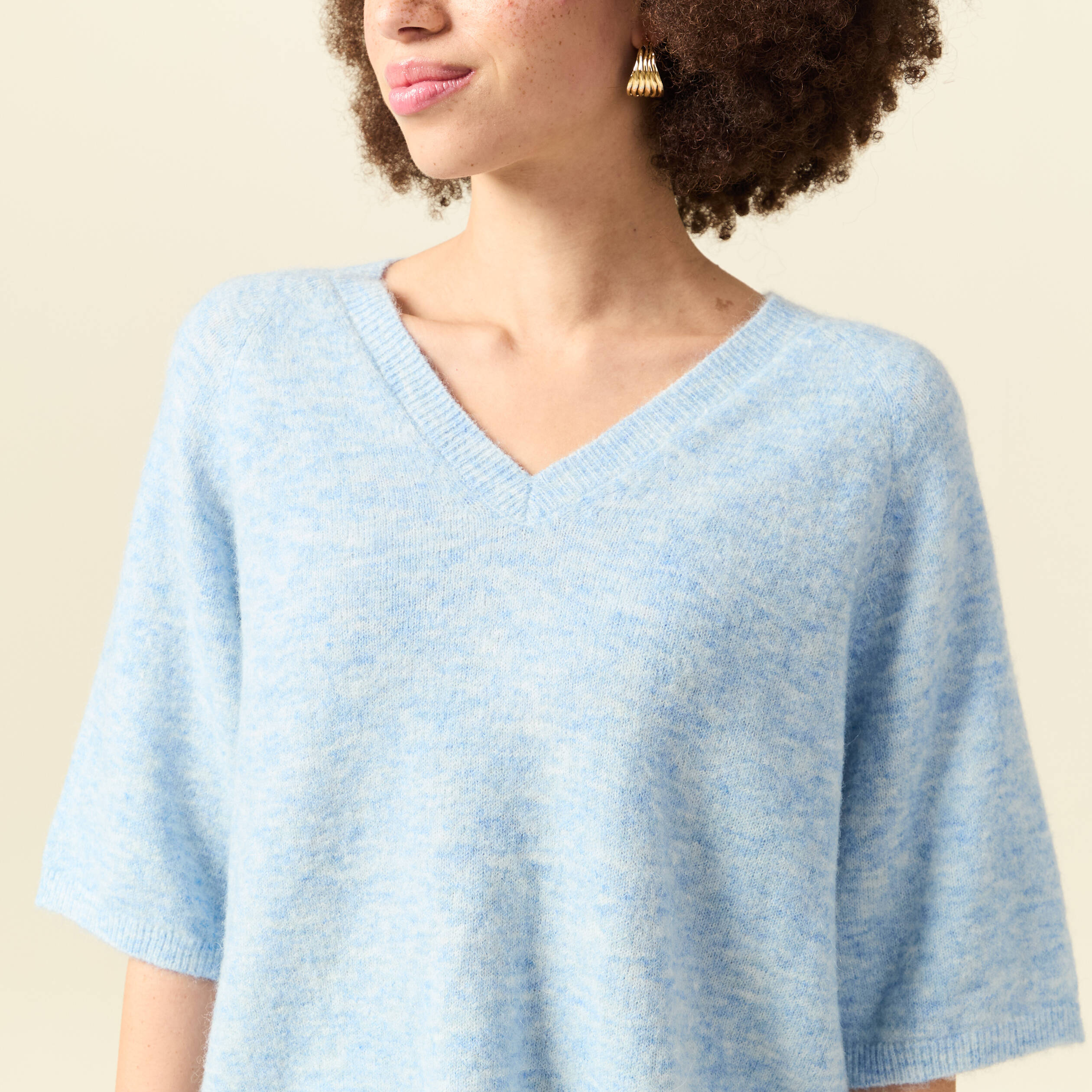 Pull col v manches 3/4 bleu ciel femme