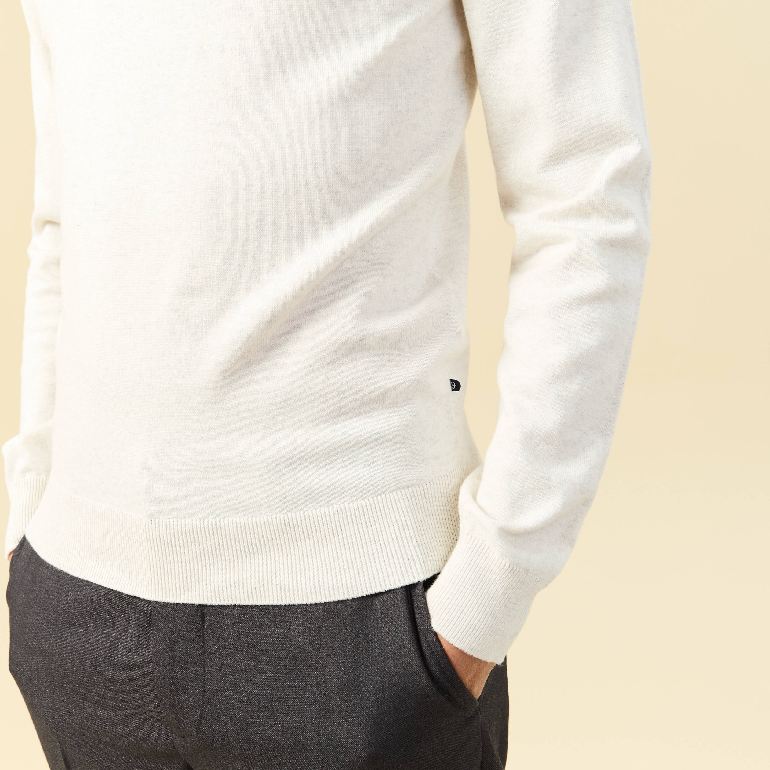 Pull droit court manches longues ecru homme
