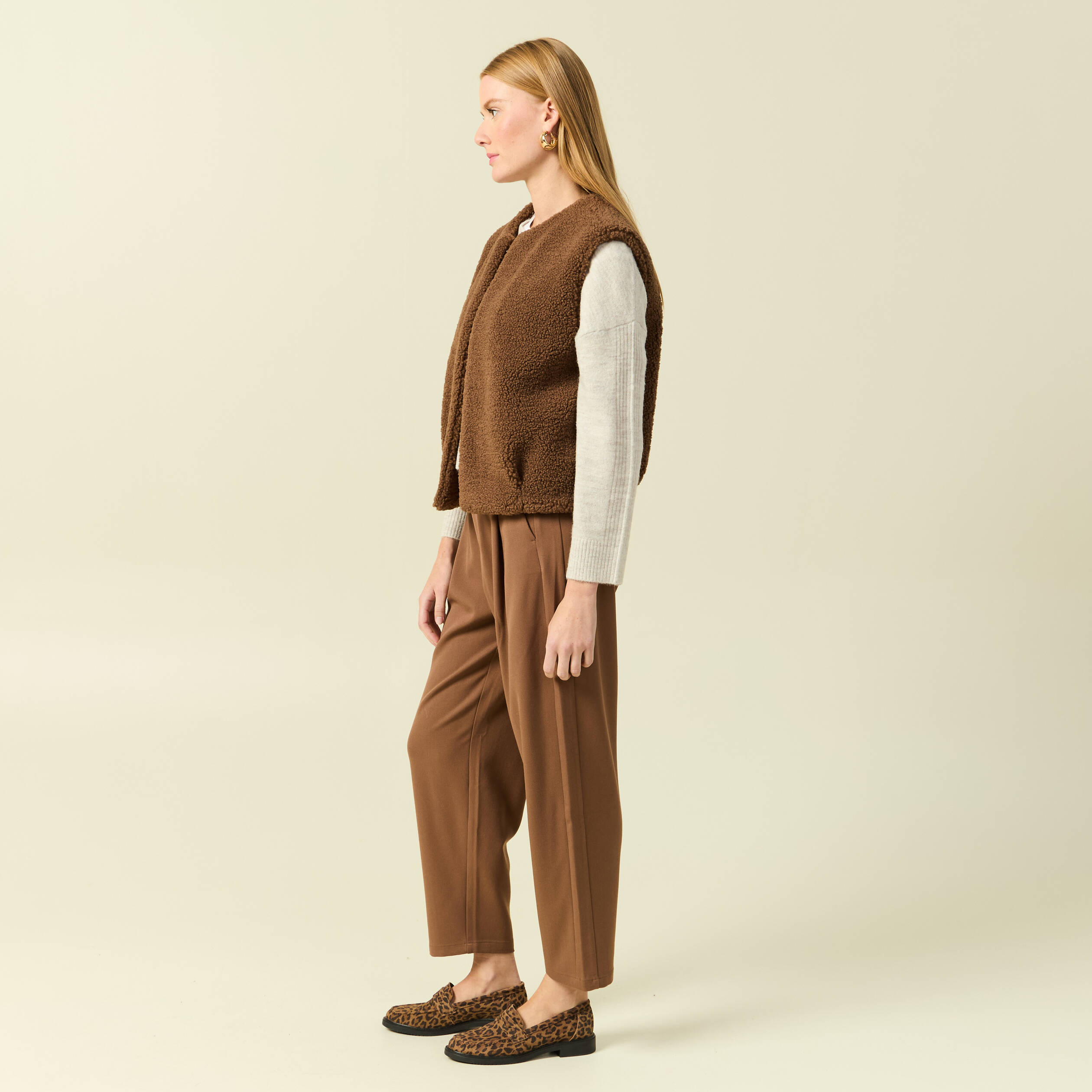 Gilet sans manches bouclette col rond marron femme