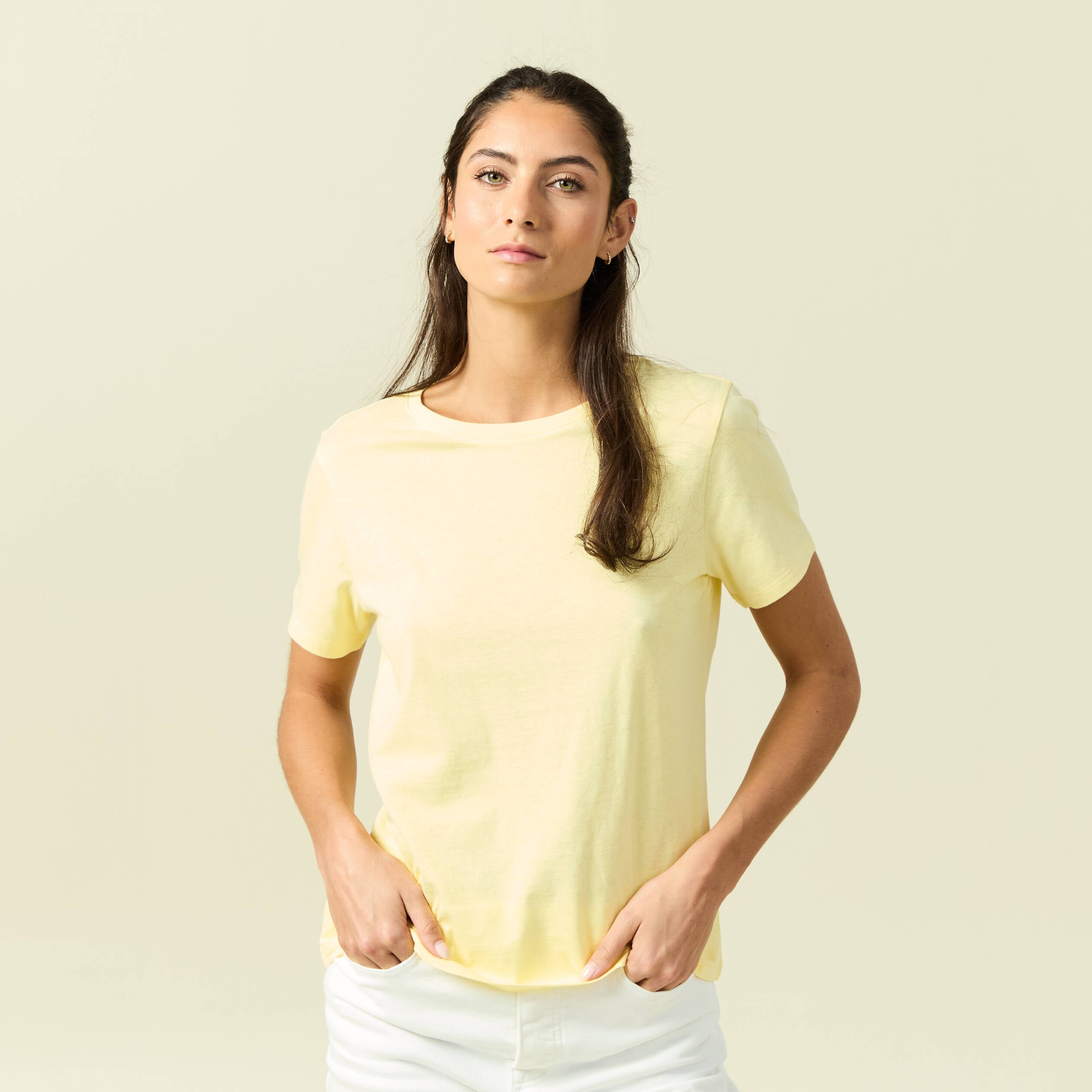 T-shirt cintr&eacute; col rond manches courtes jaune pastel femme