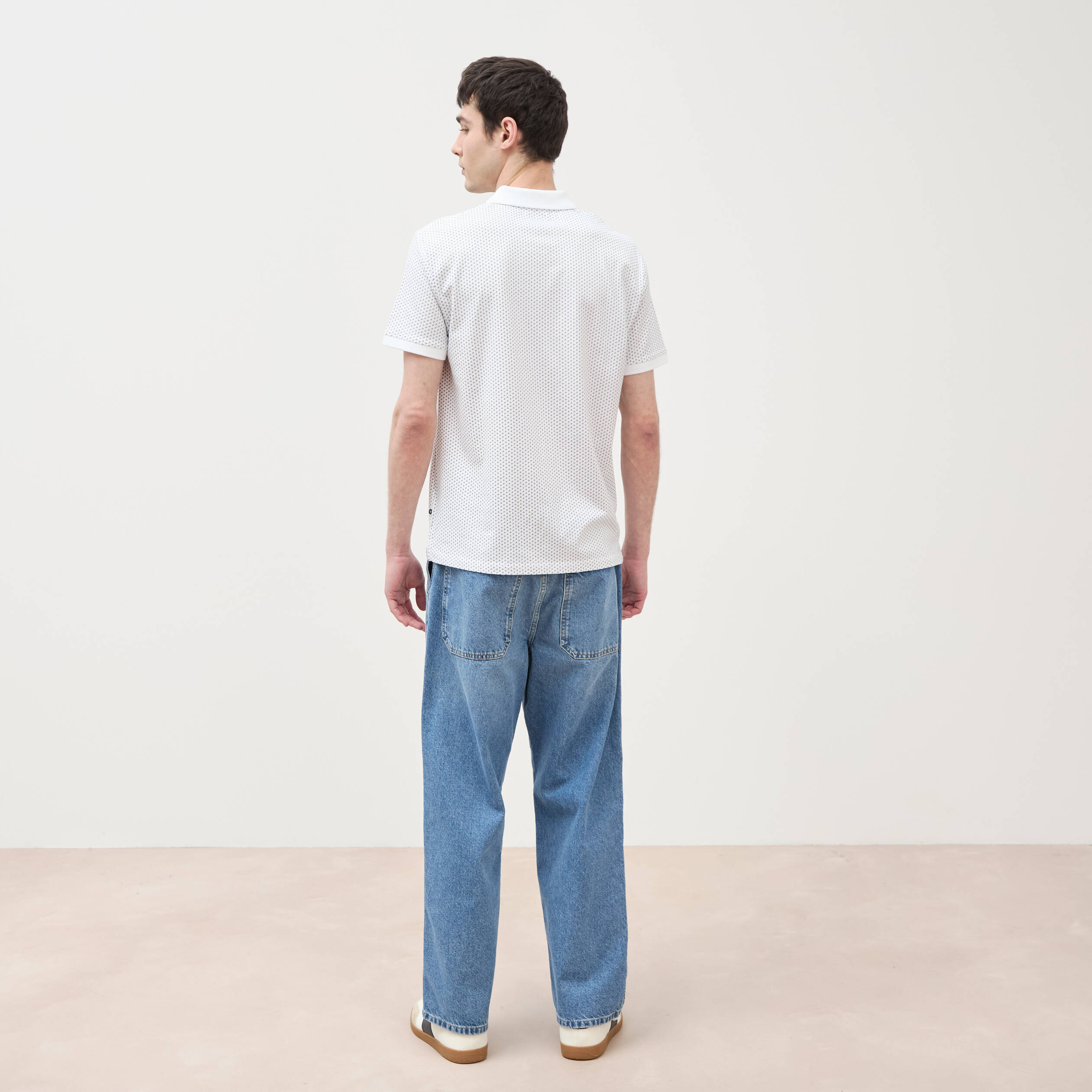 Polo cintr&eacute; en coton manches courtes blanc homme