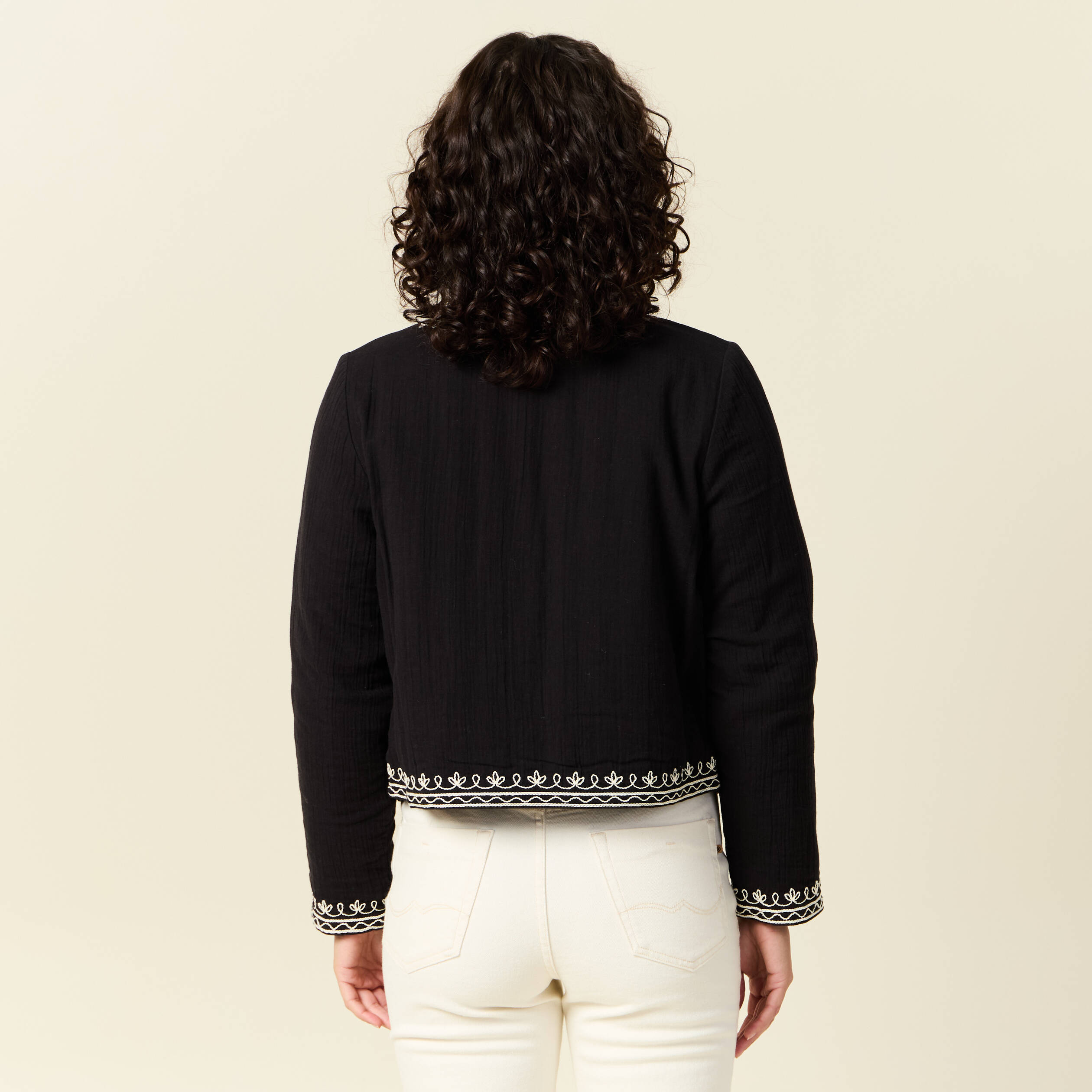 veste droite brodee noir femme Veste droite brodée noir femme