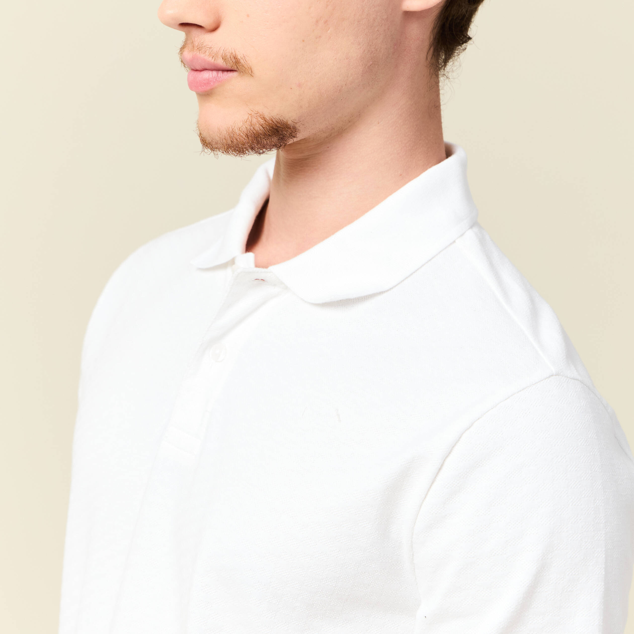 Polo cintr&eacute; en coton manches courtes blanc homme