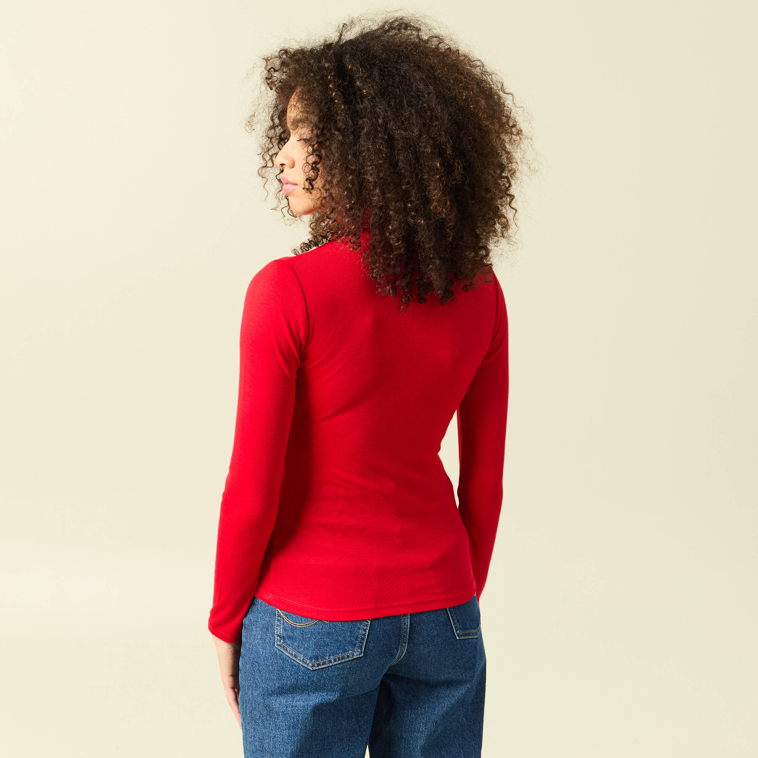 T-shirt cintr&eacute; manches longues col roul&eacute; rouge femme
