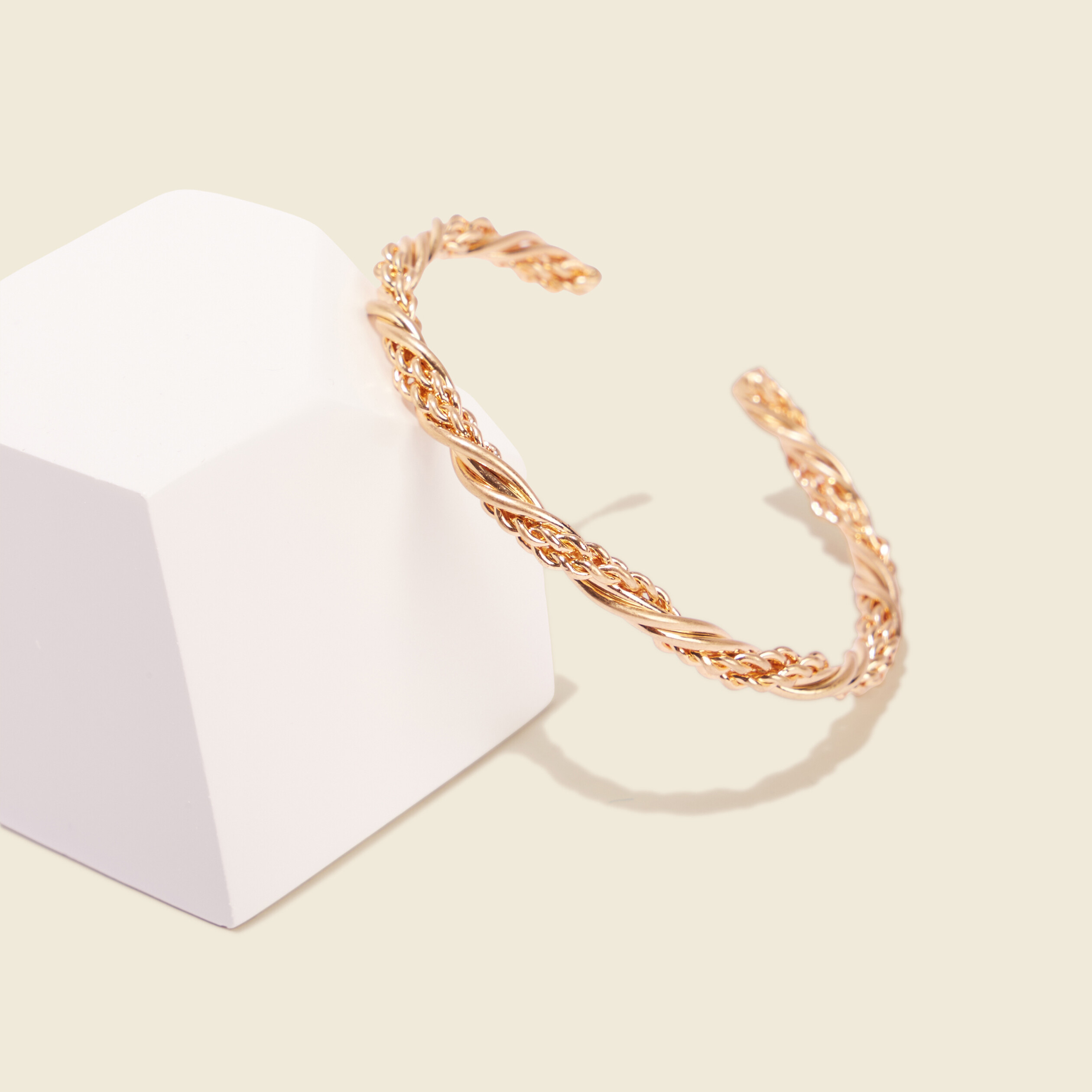 Bracelet jonc effet tressé couleur or femme