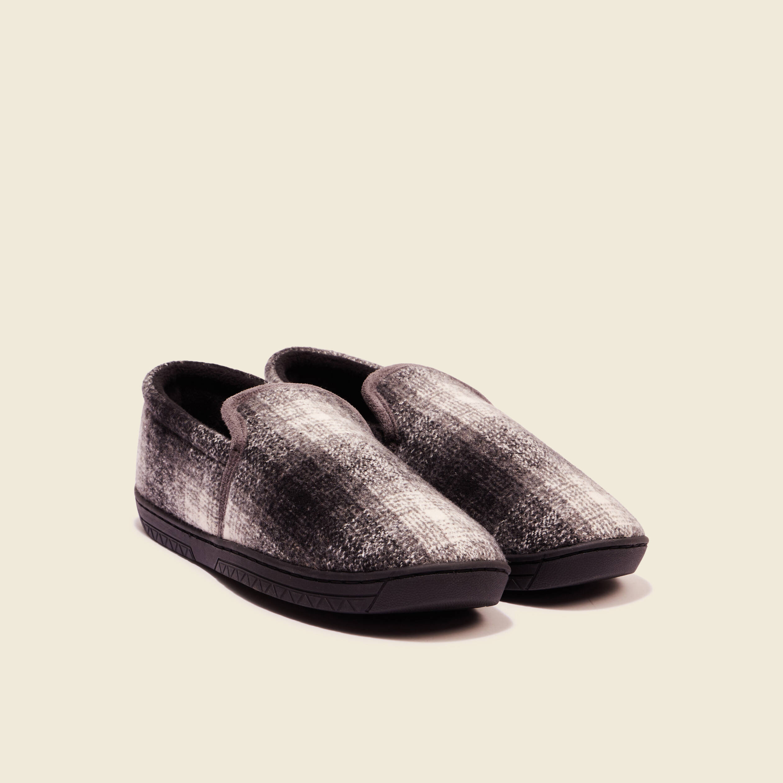Chaussons gris fonc&eacute; homme