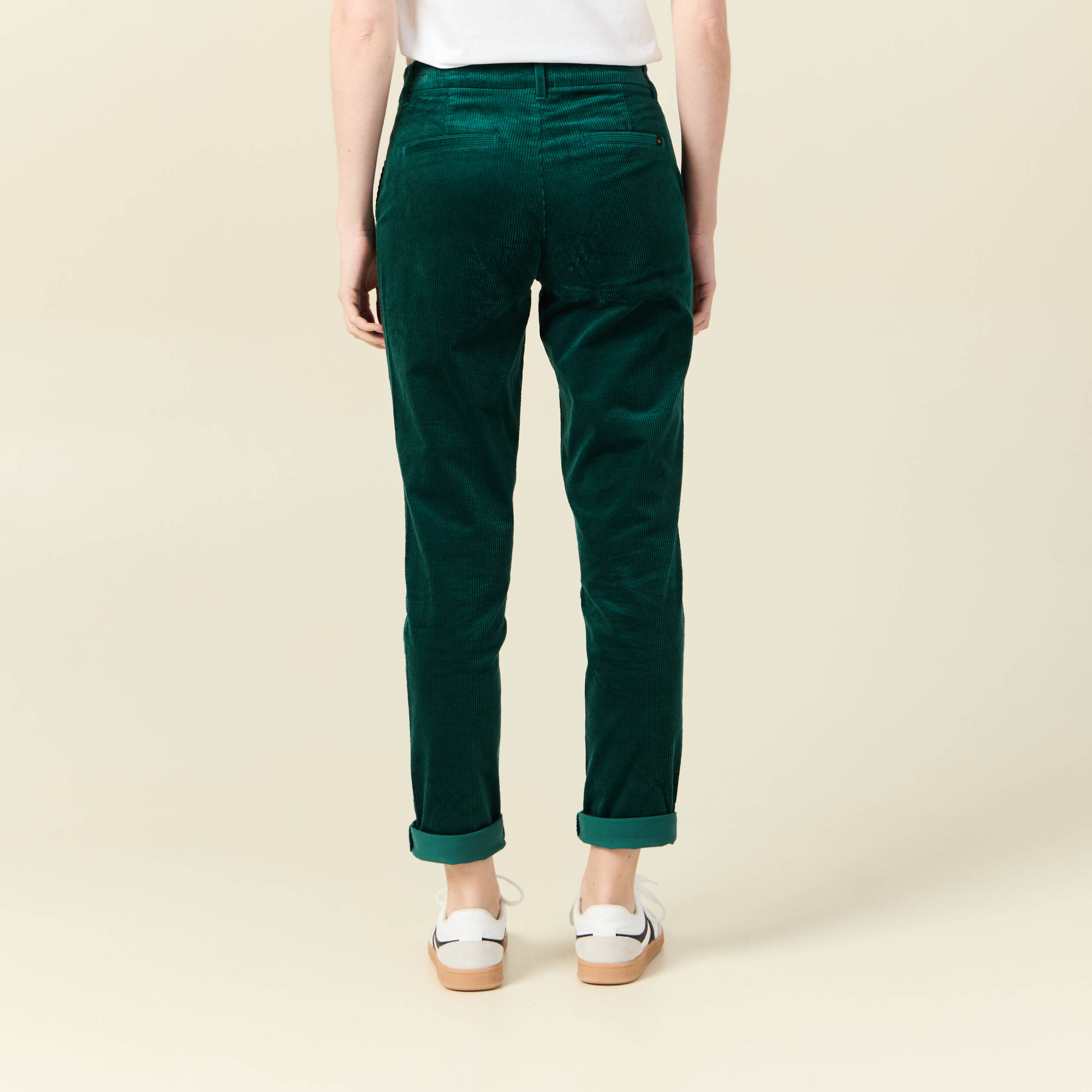 pantalon chino velours cotele vert canard femme Pantalon chino velours côtelé vert canard femme
