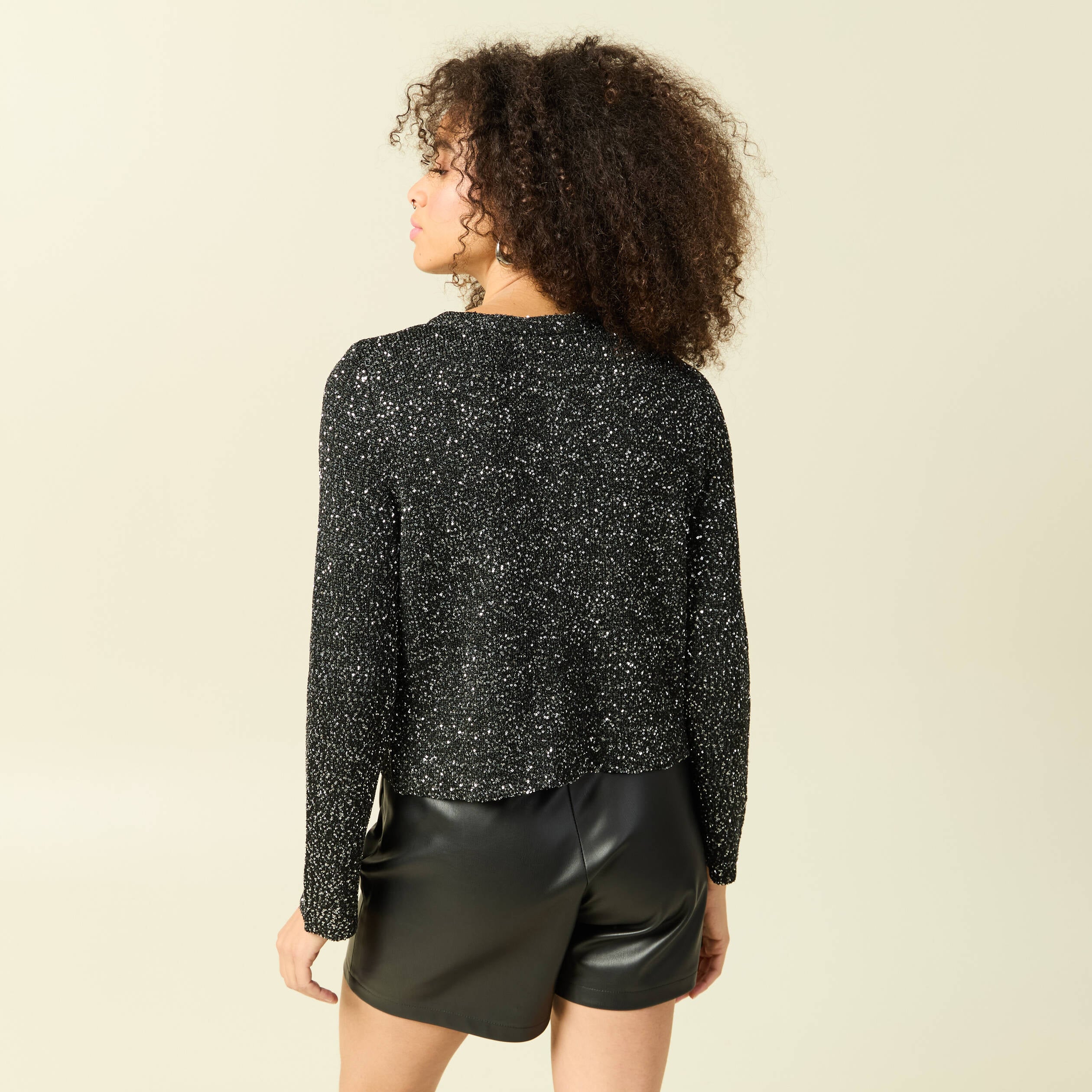 Gilet court droit manches longues noir femme
