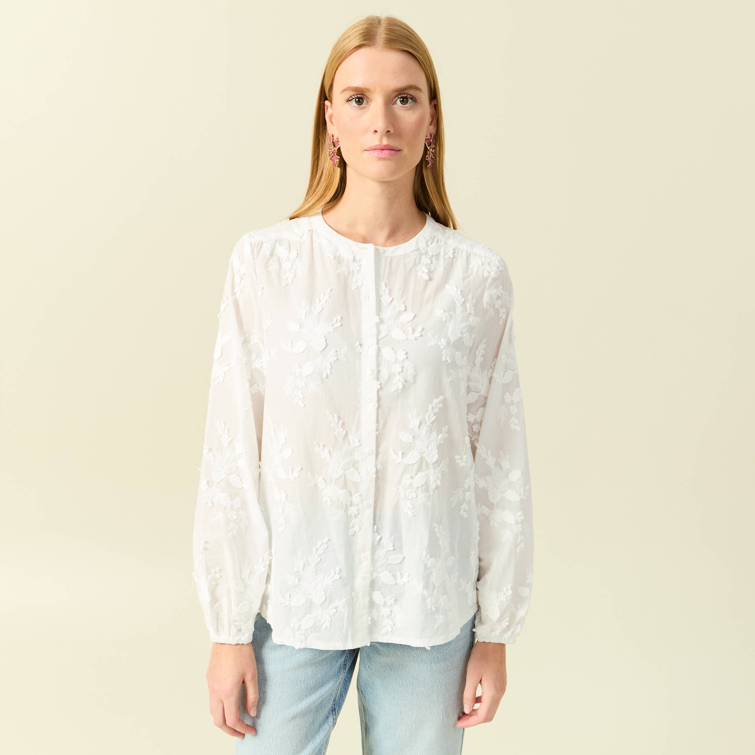 Chemise col rond manches longues brod&eacute;e ecru femme