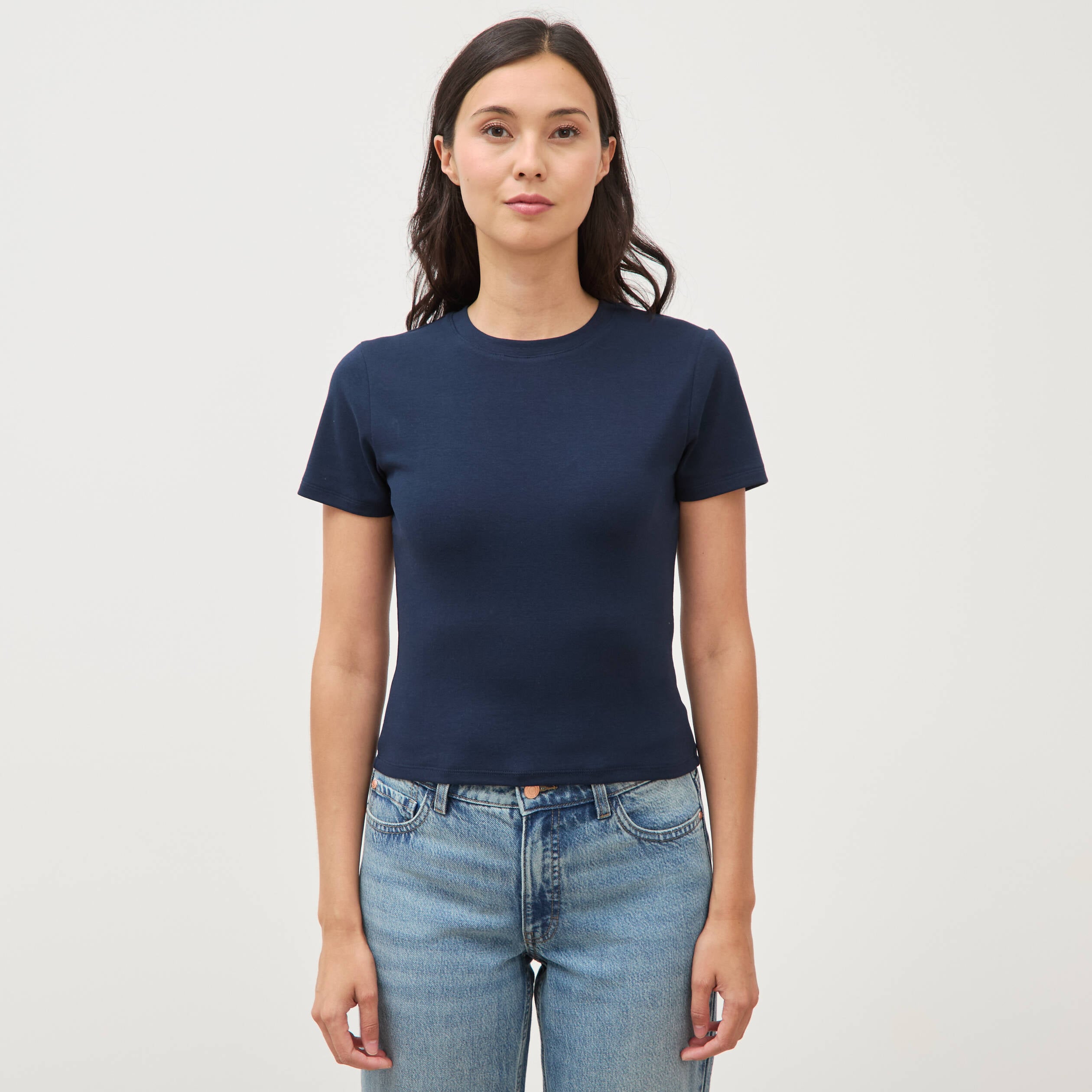 T-shirt ajust&eacute; col rond manches courtes bleu marine femme